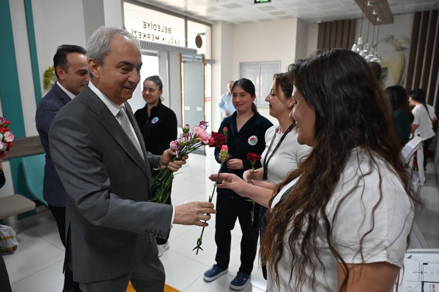 Kocagoz, Saglik Calisanlarinin Tip Bayramini Kutladi 4