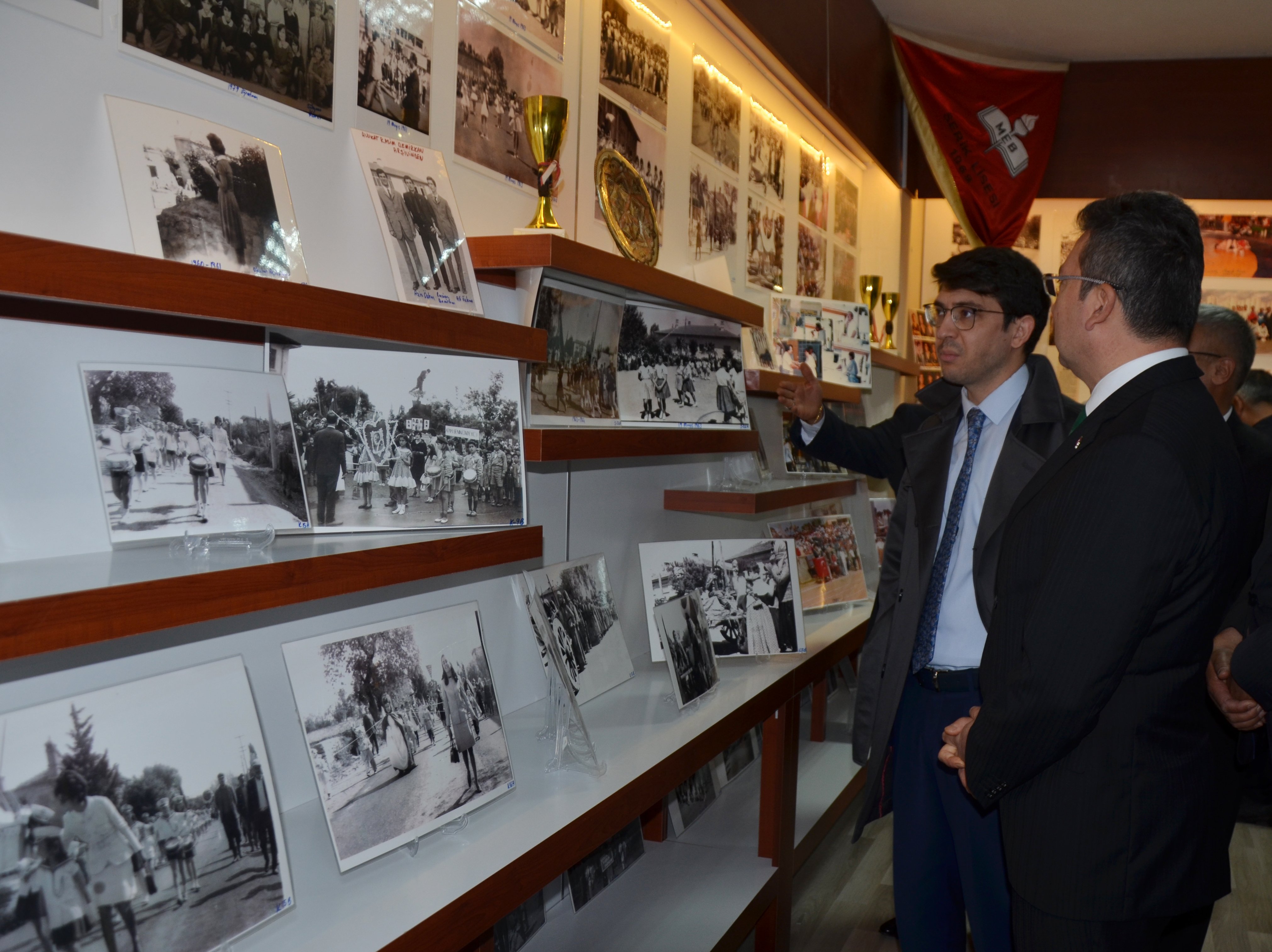 Serik'te mezunlardan müze