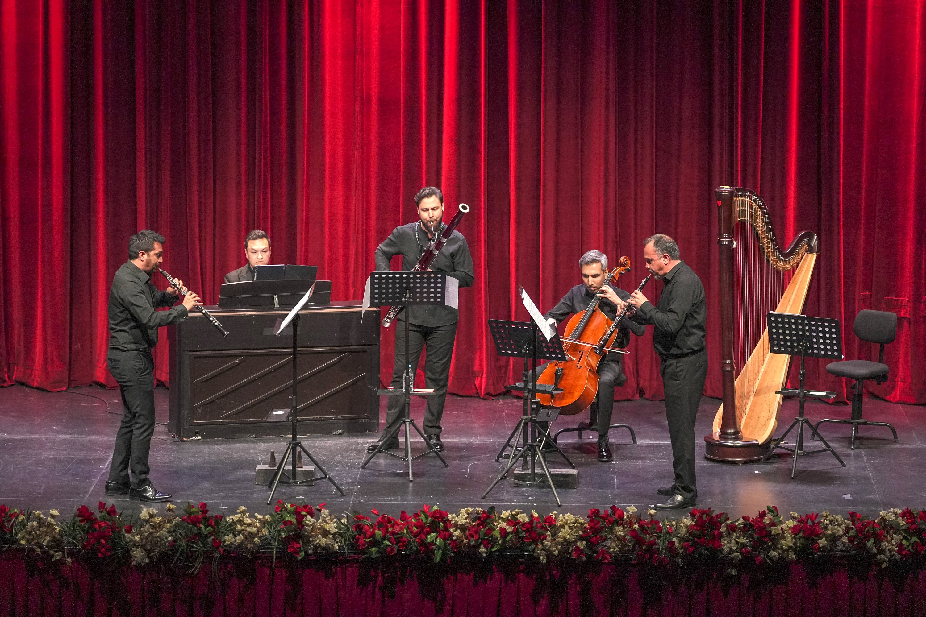 M U Z I K A L R O N E S A N S O P E R A S A H N E S I N D E 1207152 358969