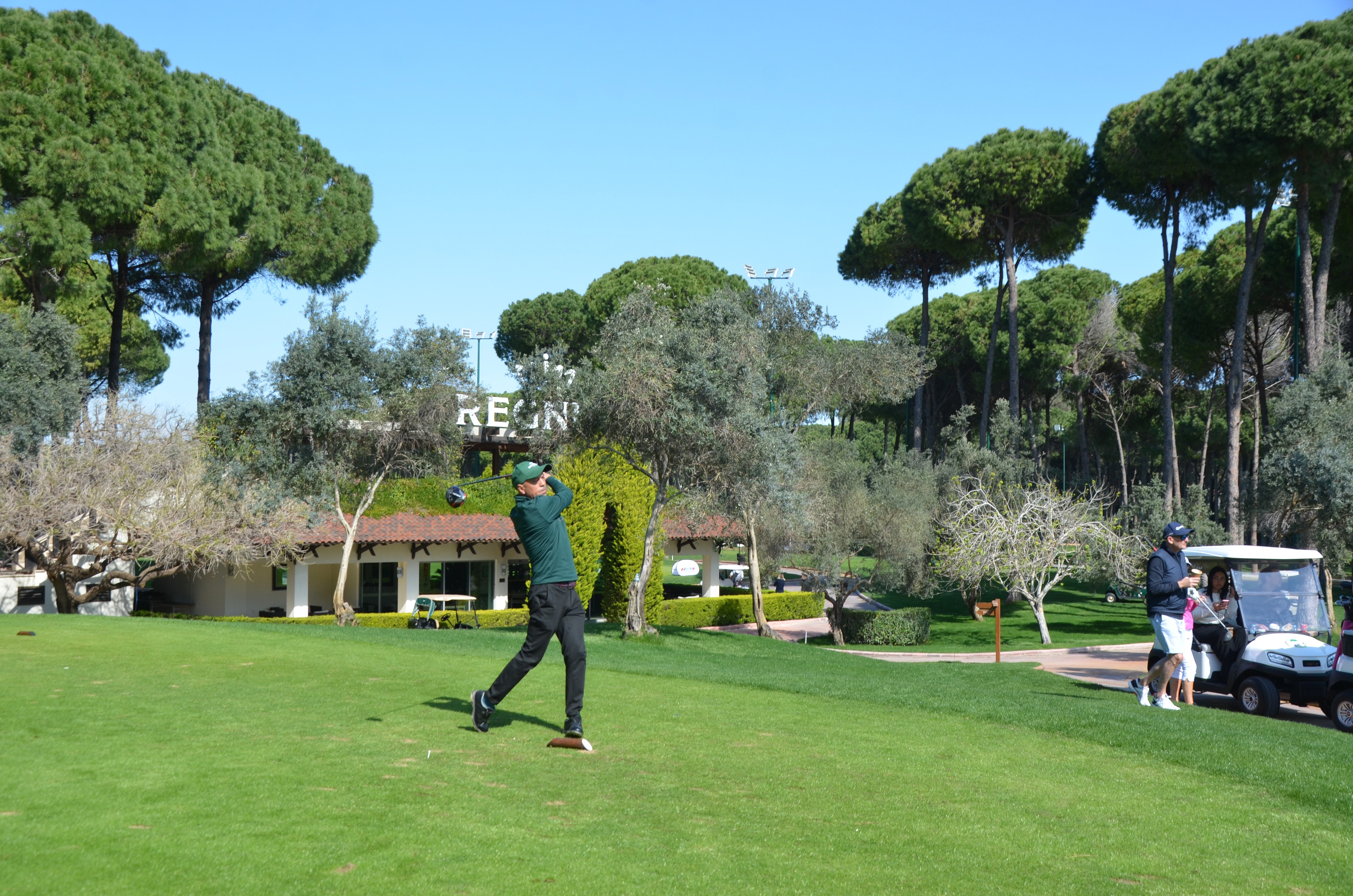 R E G N U M P R O A M G O L F T U R N U V A S I B A S L A D I 1229949 365844