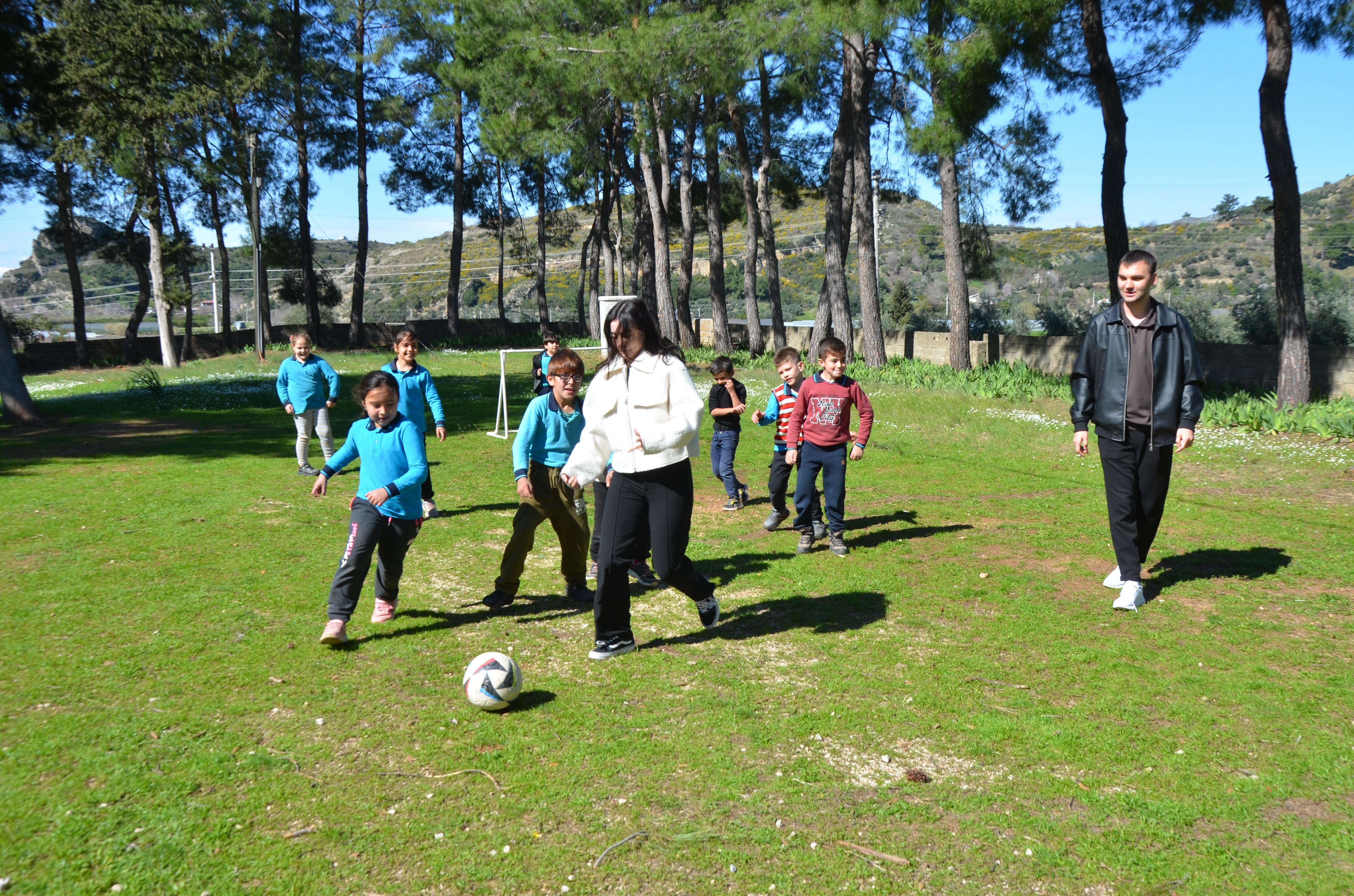 U N I V E R S I T E O G R E N C I L E R I I L K O K U L U N K A P I L A 1231073 366181