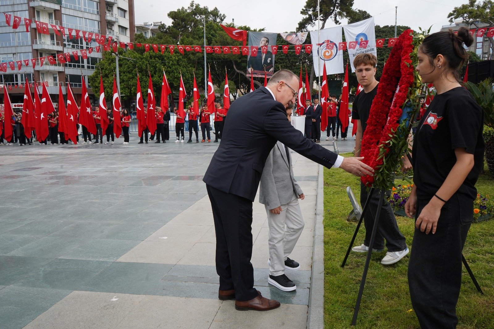 23 N I S A N K U T L A M A L A R I A N T A L Y A’ D A C E L E N K T 1274008 379202