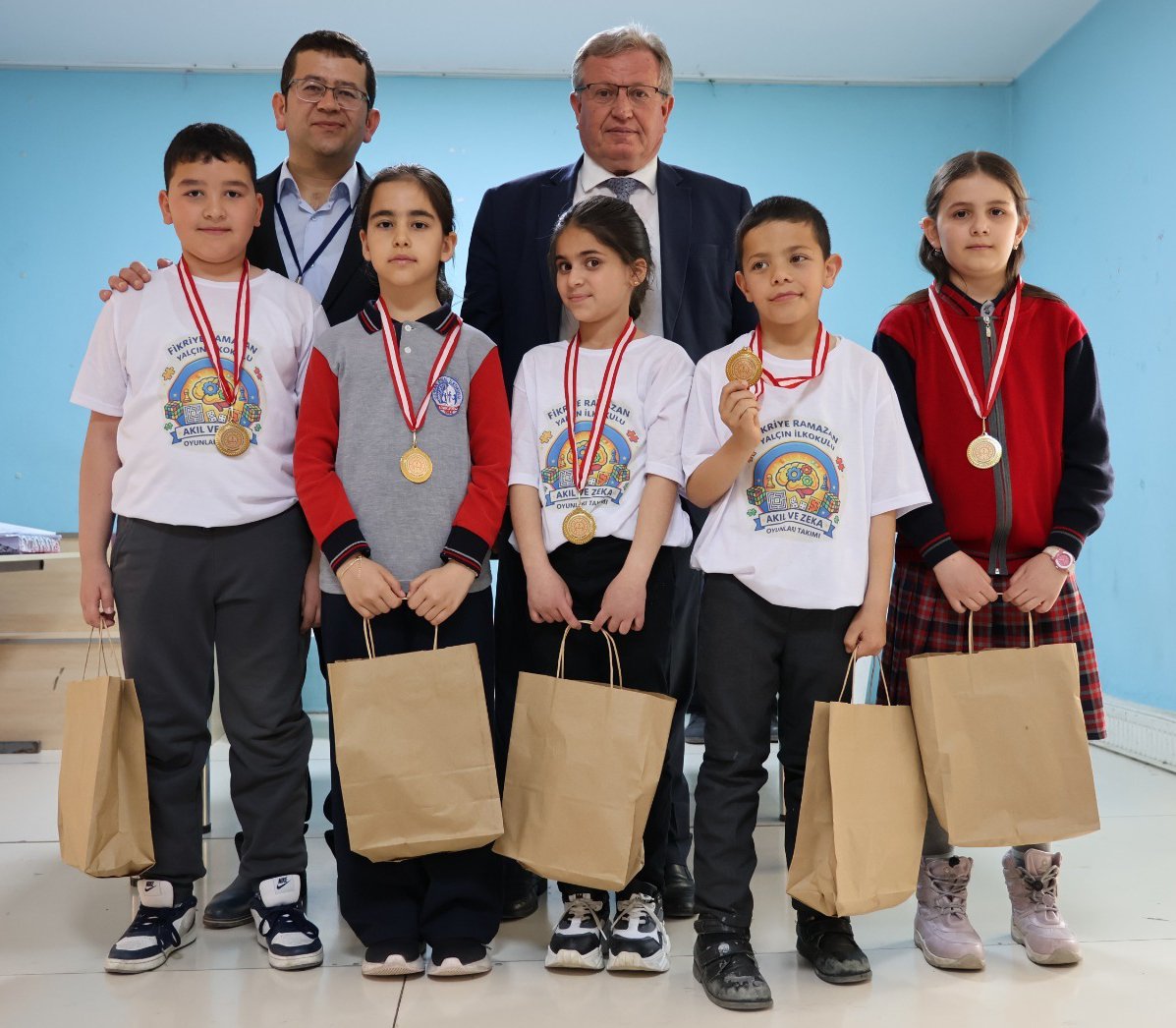 A K I L V E Z E K A O Y U N L A R I T U R N U V A S I T A M A M L A N 1248884 371573