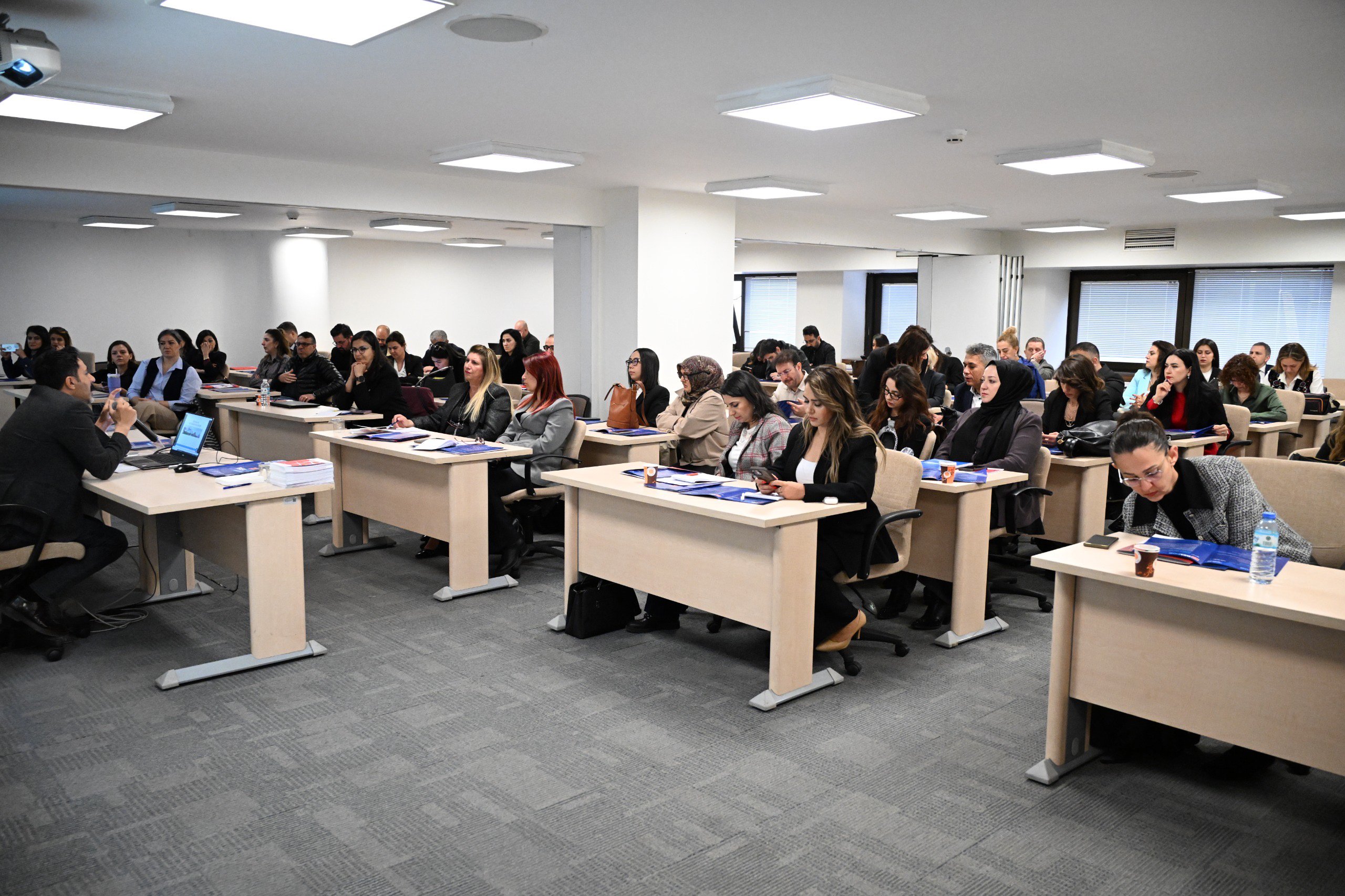 A N T A L Y A’ N I N O R T A K A K I L M E R K E Z I A S S I M B E 1265935 376860