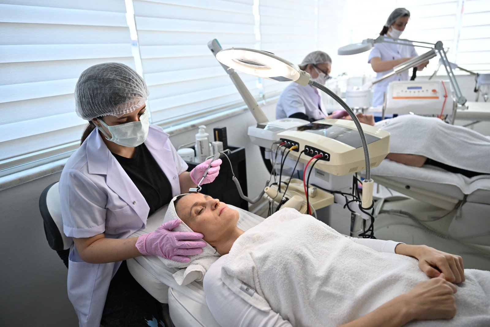 A T A S E M’ I N H O B I V E I S T I H D A M K U R S L A R I N A Y O 1270672 378180