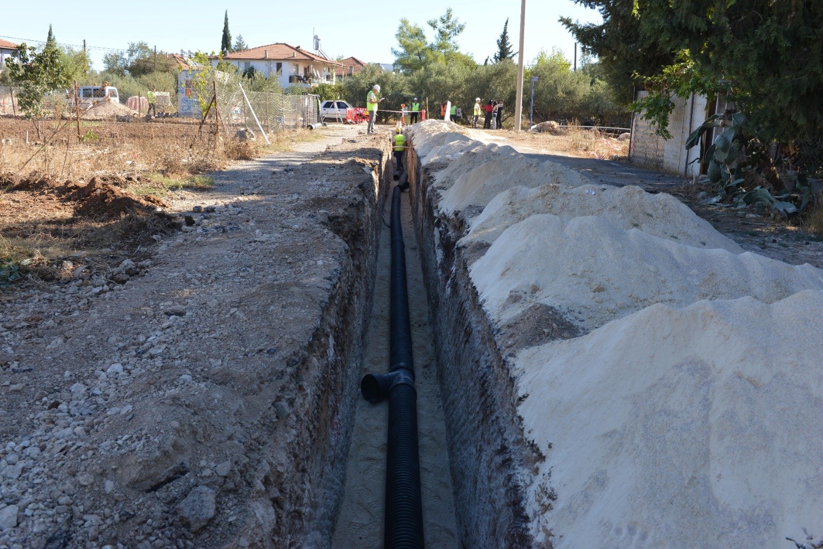 Döşemealtı'ya 2 milyar 483 milyon TL'lik yatırım