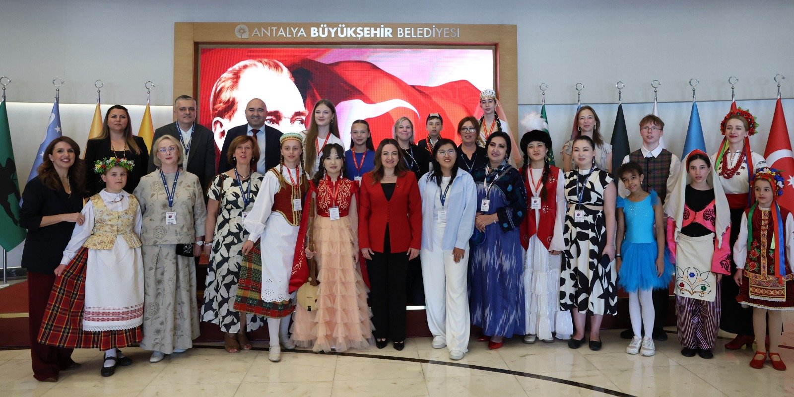 B A S K A N V E K I L I O Z D E M I R D U N Y A C O C U K L A R I N I 1269723 377871