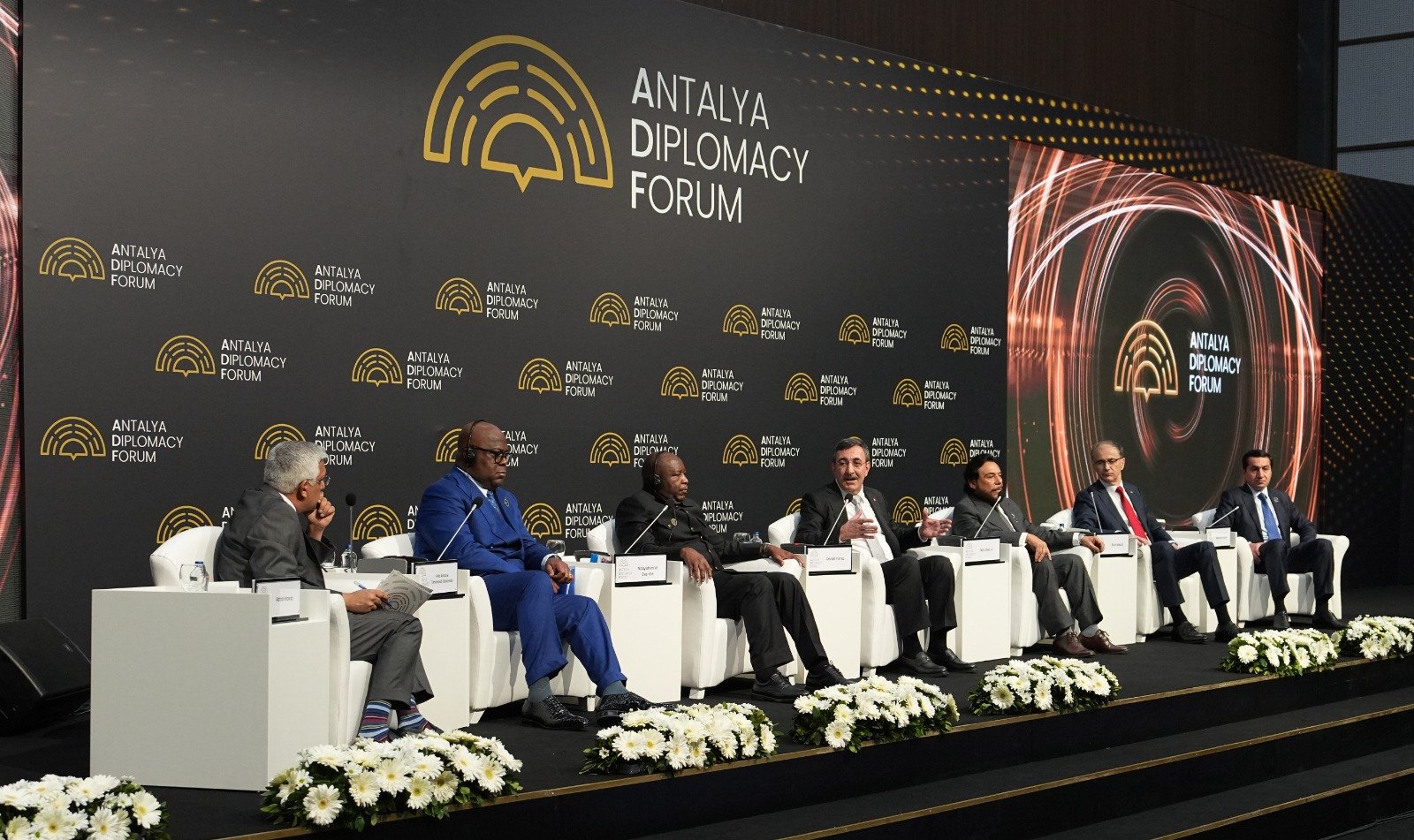 C E V D E T Y I L M A Z A V R U P A N I N D A H A F A Z L A L I D 1264752 376480