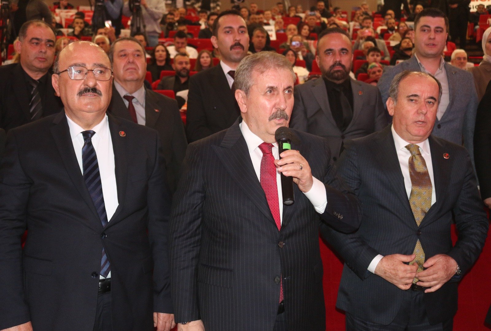 D E S T I C I A M E R I K A D A O L A N B I Z D E D E O L A C A K 1244916 370396