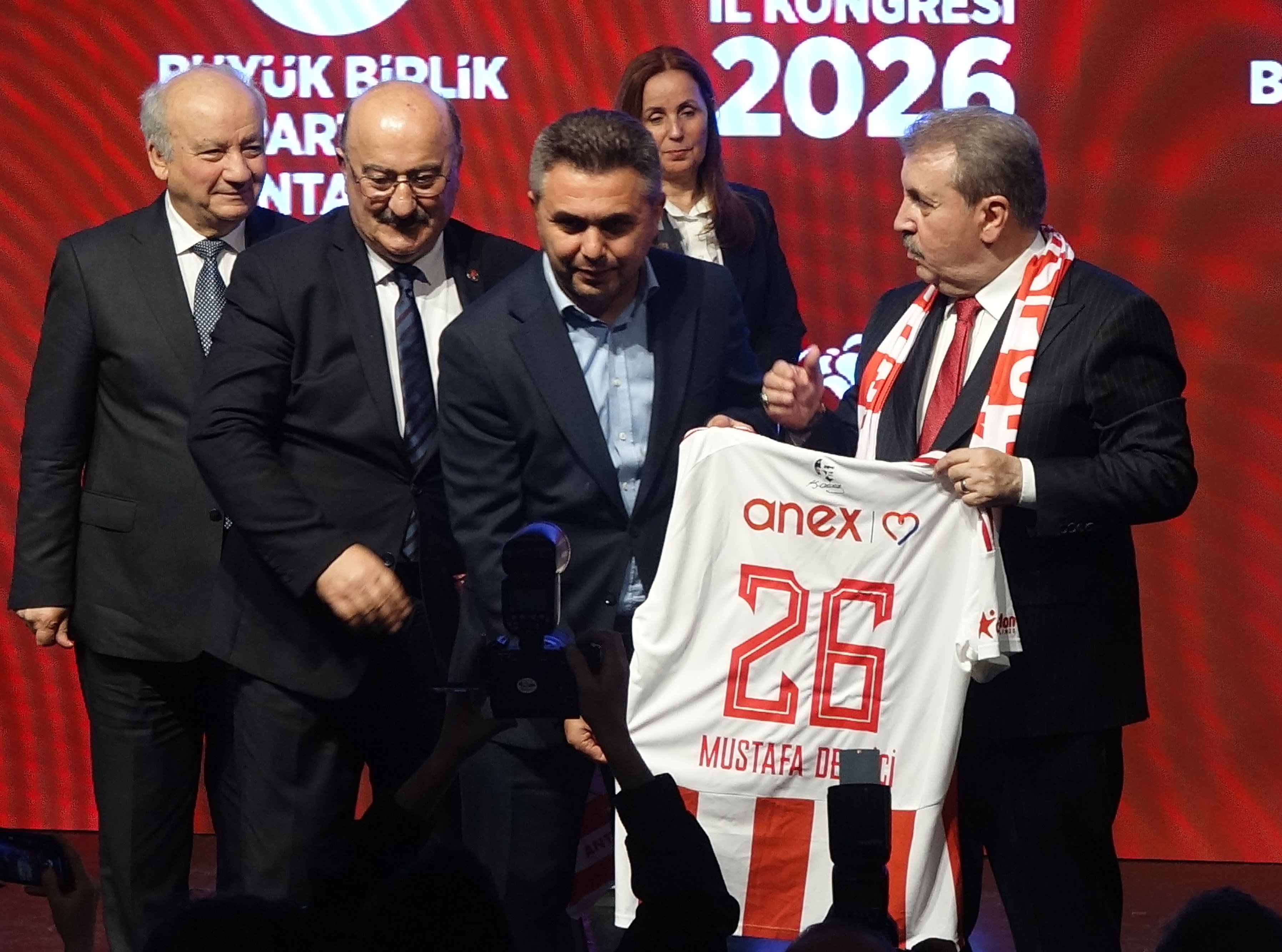 D E S T I C I A M E R I K A D A O L A N B I Z D E D E O L A C A K 1244920 370396