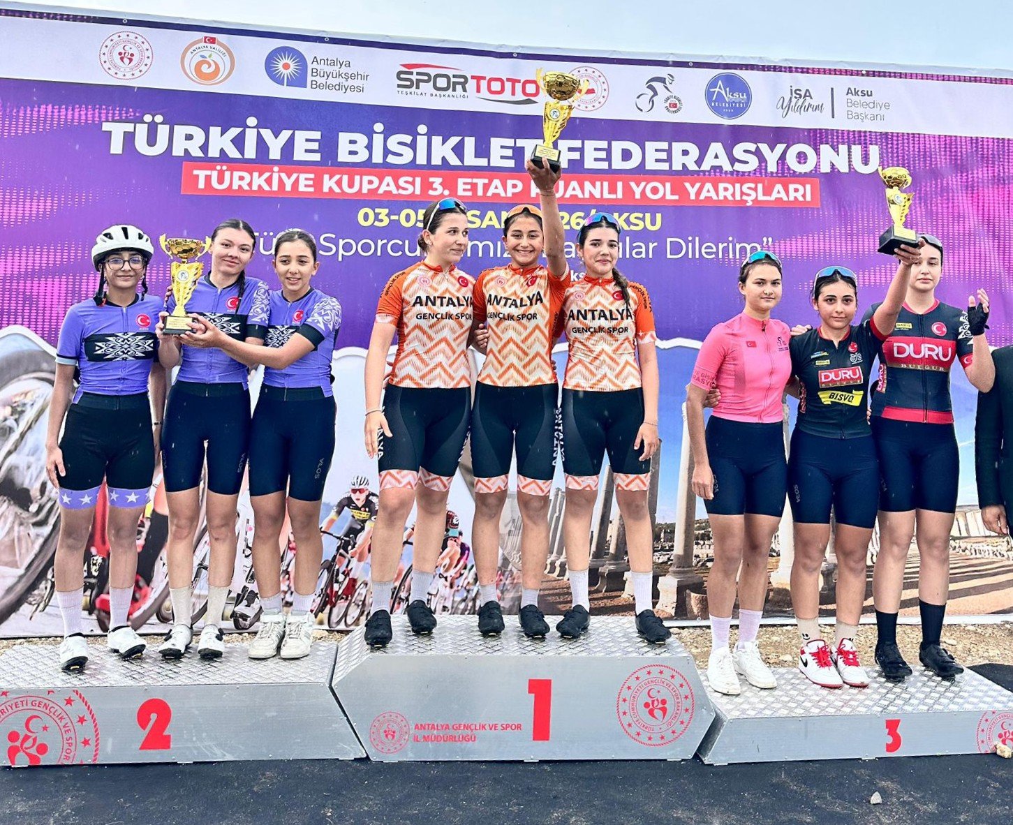 Antalyalı öğrenciler Türkiye Şampiyonu oldu