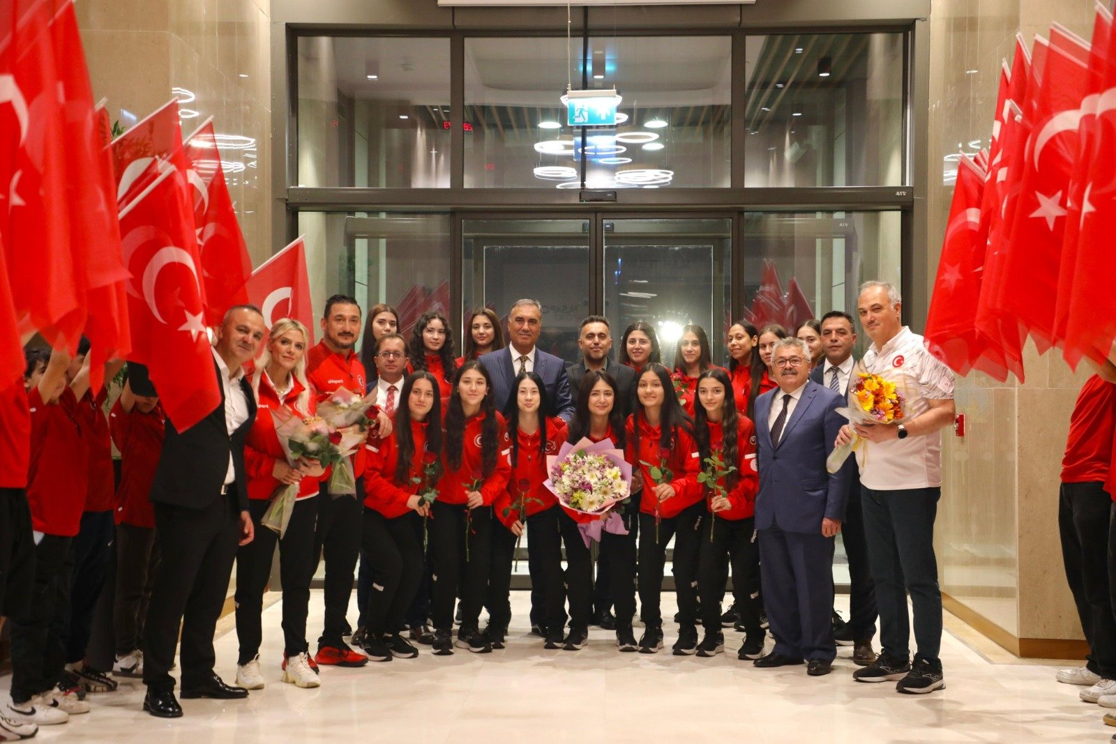 H H F8 Sk Qbg A A4Q8 V