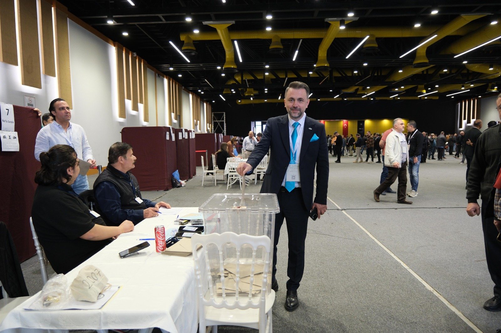 I H R A C A T C I L A R I N R E N K L I S E C I M H E Y E C A N I 1252706 372767