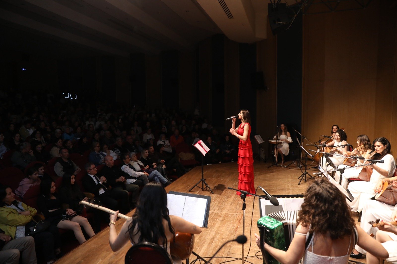 K A D I N K A D I N A T U R K U L E R K O N S E R I N E Y O G U N 1247673 371183