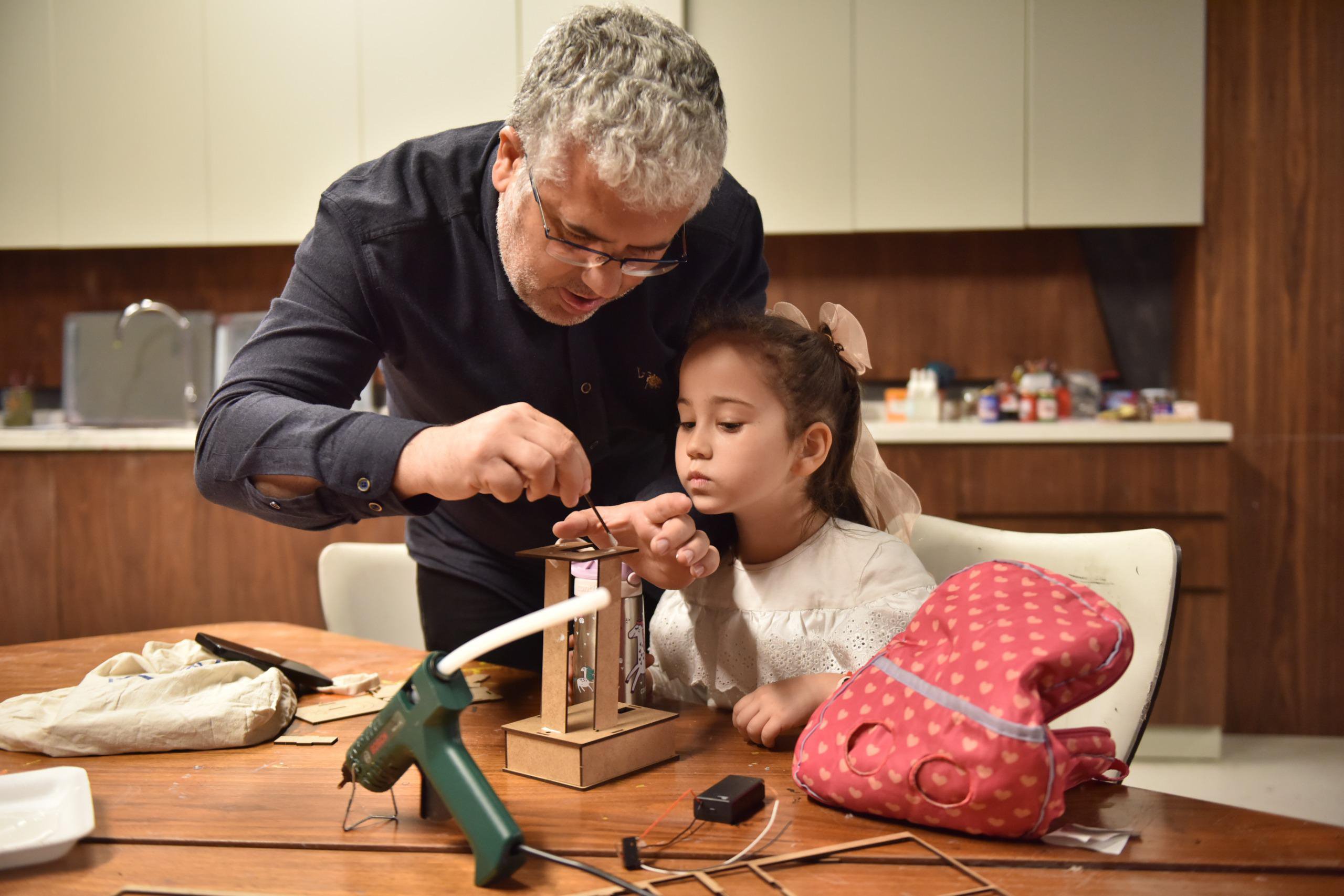 K E P E Z D E 23 N I S A N H E Y E C A N I S U R U Y O R 1279003 380603