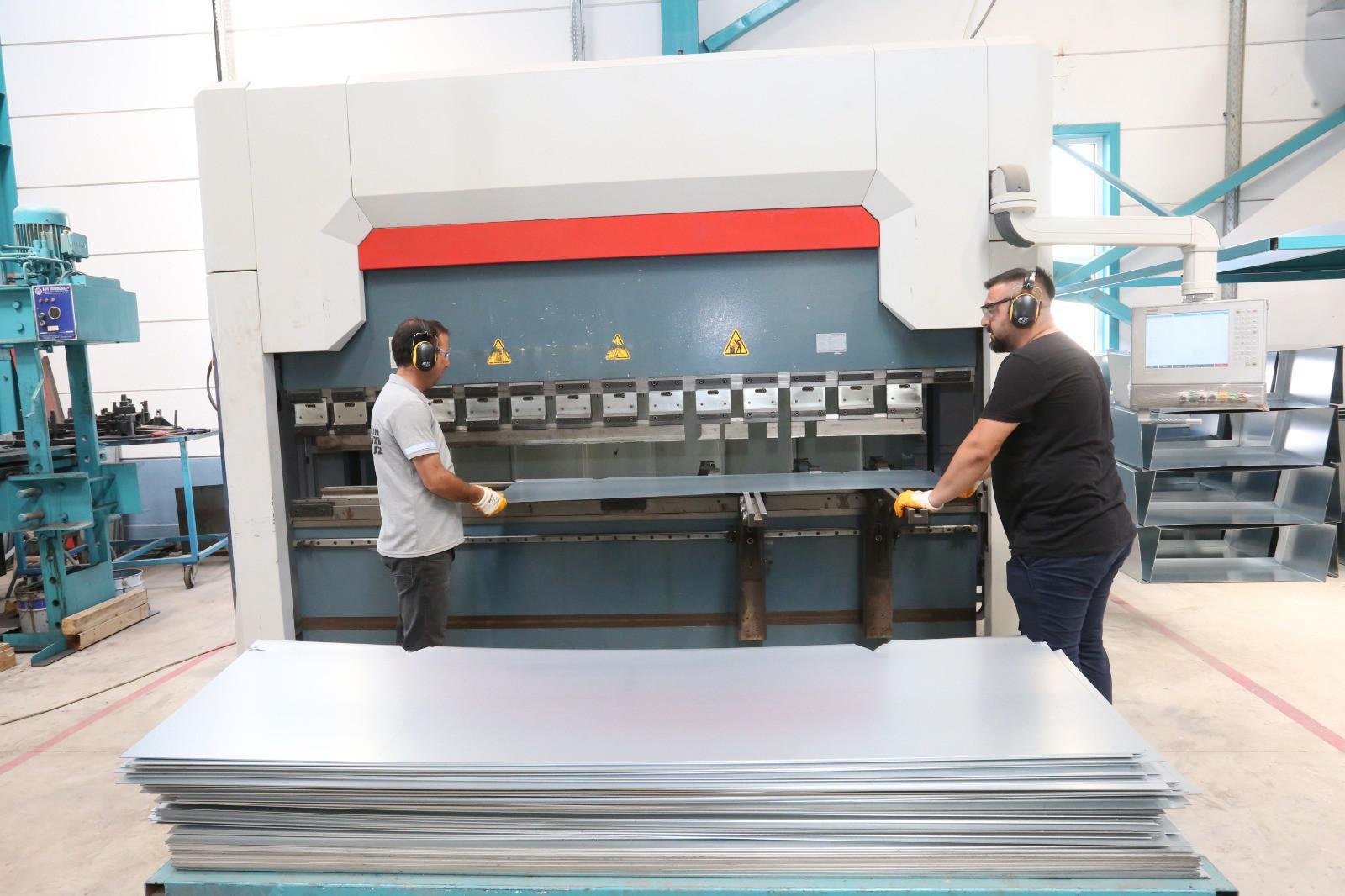 Kepezde Kurban Bayrami Oncesi Cop Konteyneri Seferberligi 4