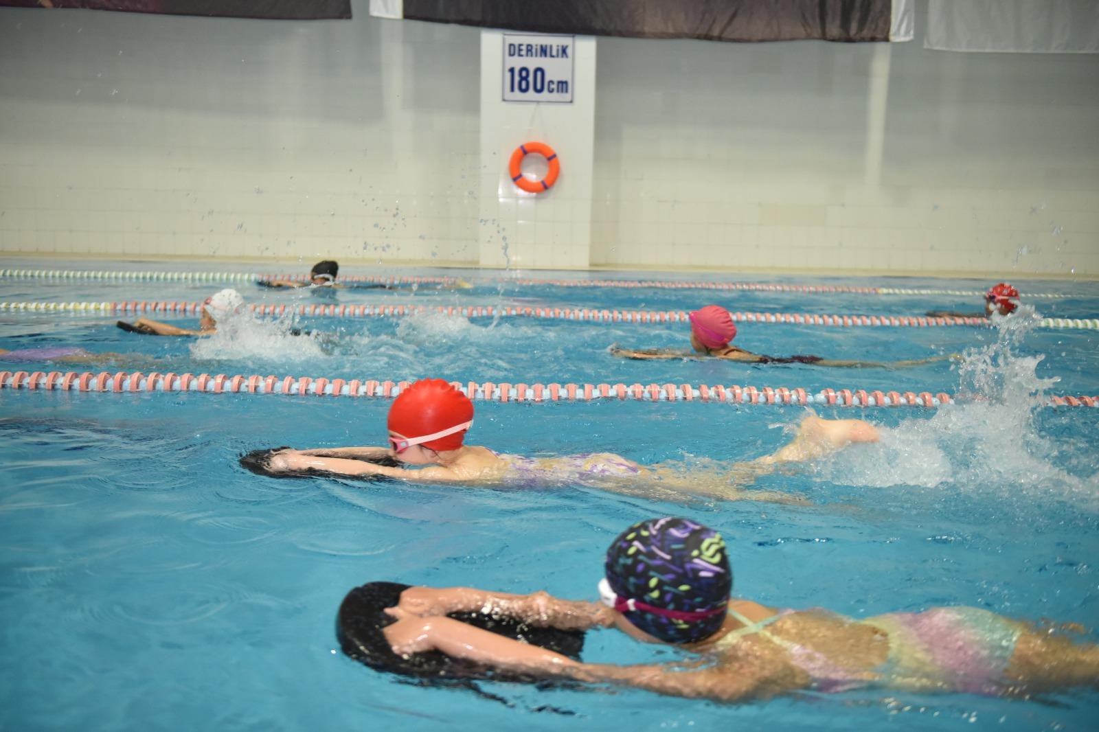 Kepezspor Yuzme Takimindan 5 Altin, 4 Gumus, 6 Bronz Basari 6