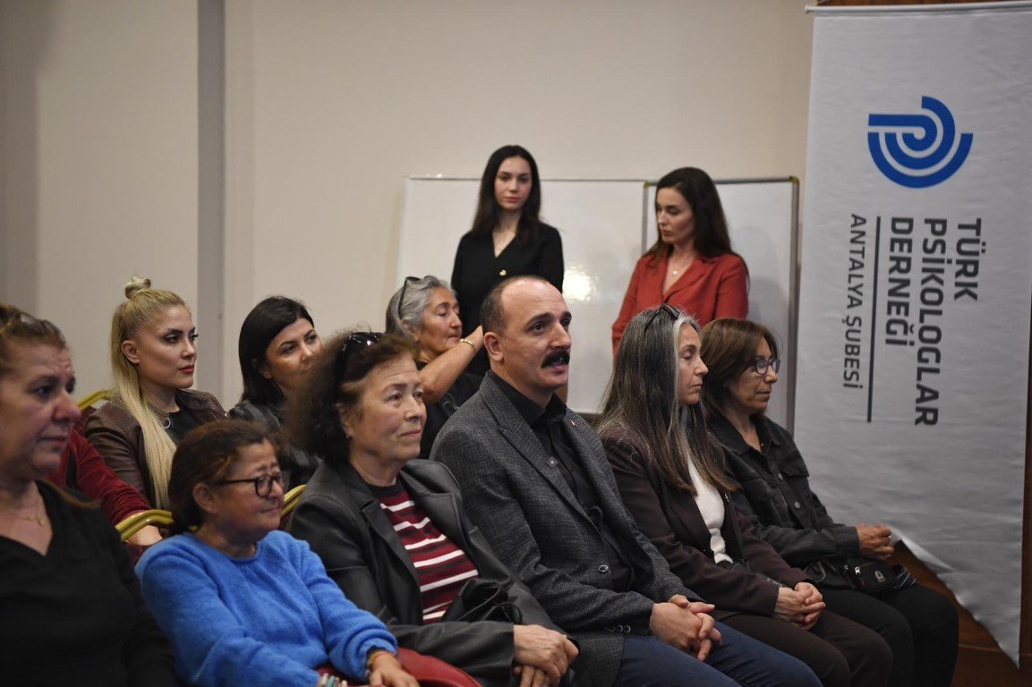 Kotan Kanserle Mücadele Söyleşi̇si̇ne Katildi (2)