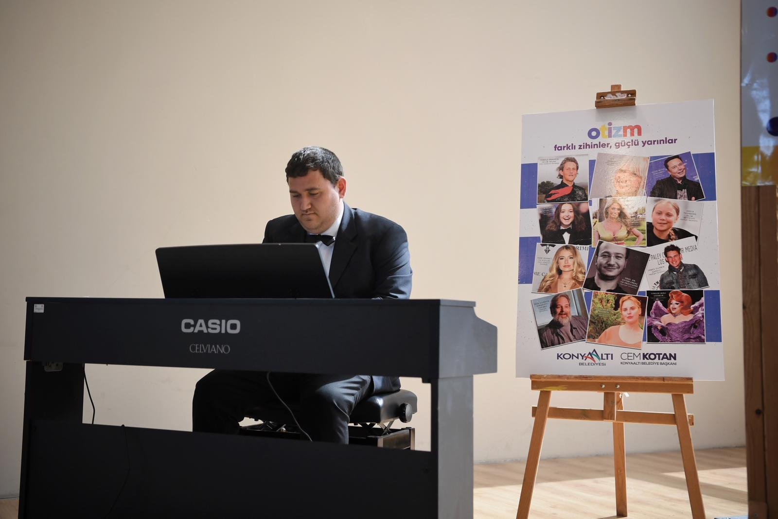 “Onlarin Dünyasina Bi̇r Adim” Konyaalti’nda Başladi (1)