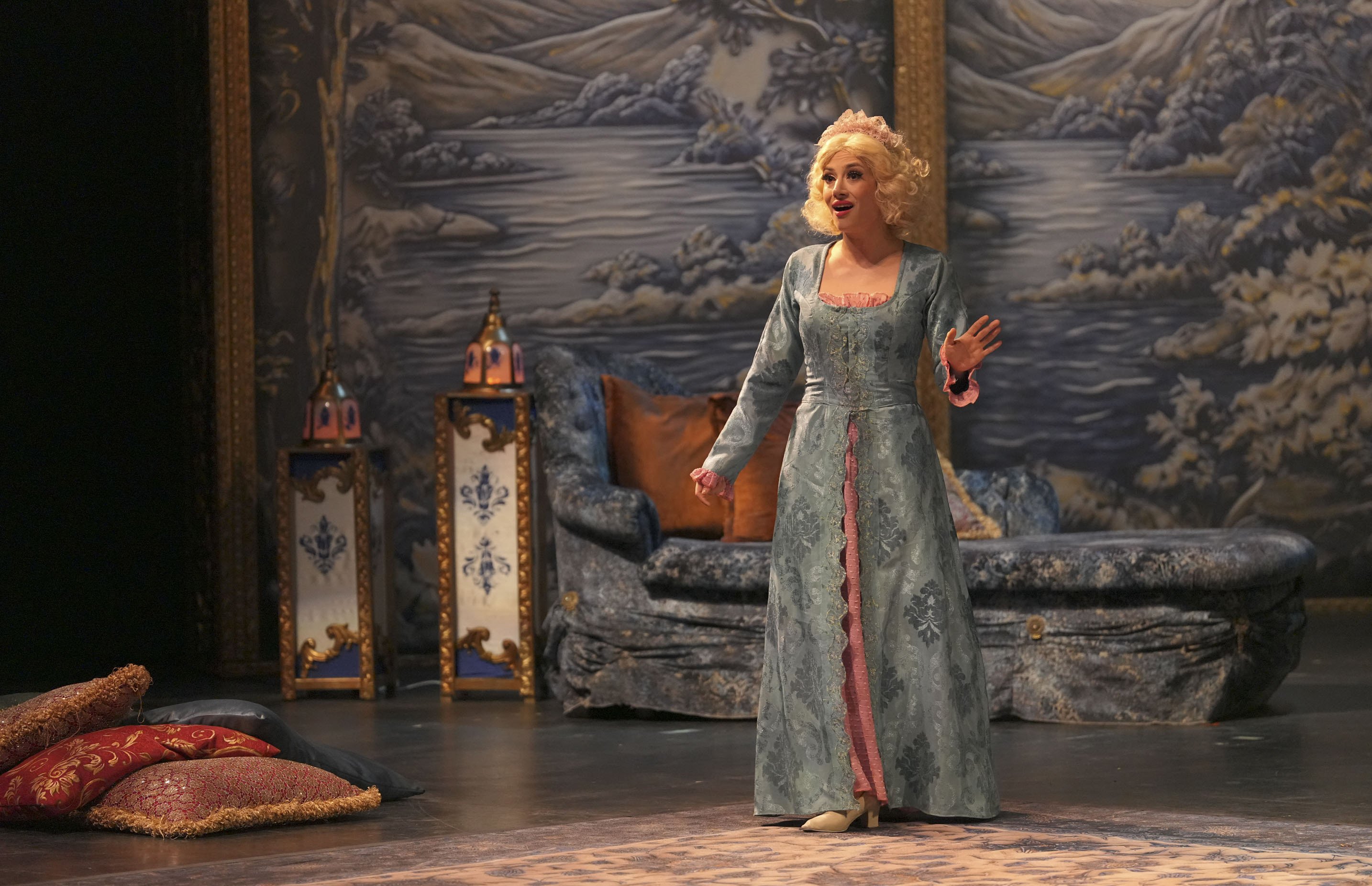 S A R A Y D A N K I Z K A C I R M A Y A Y O G U N I L G I 1245644 370601