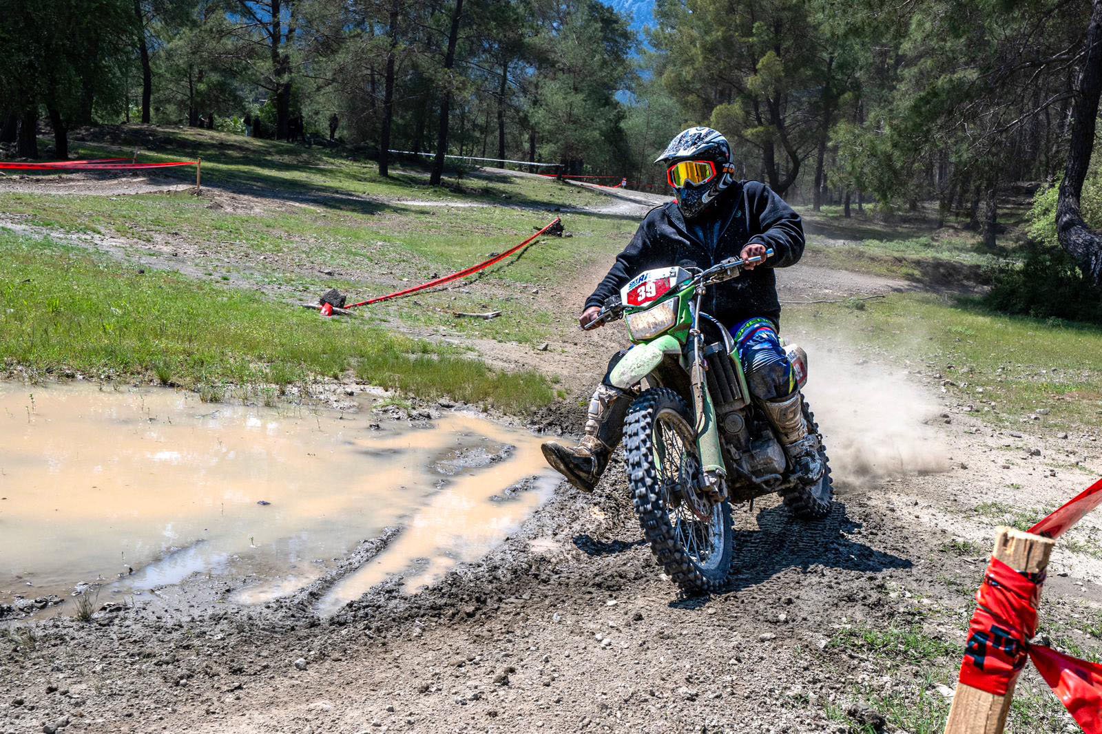 S K Y A D V E N T U R E R A C E M O T O S I K L E T Y A R I S L A R I 1258061 374336