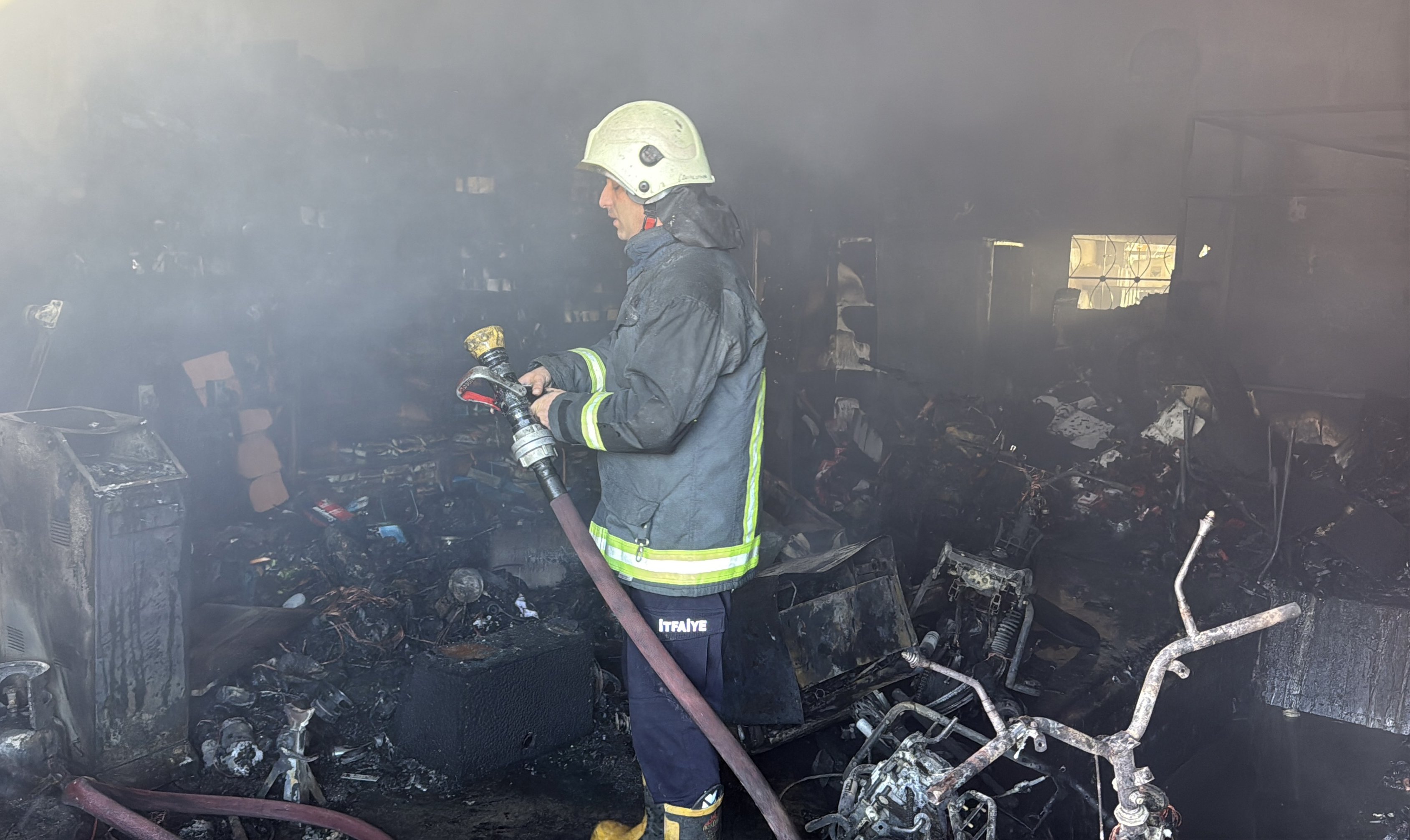 T A M I R H A N E D E Y A N G I N 4 M O T O S I K L E T V E 1 O T 1256791 373991