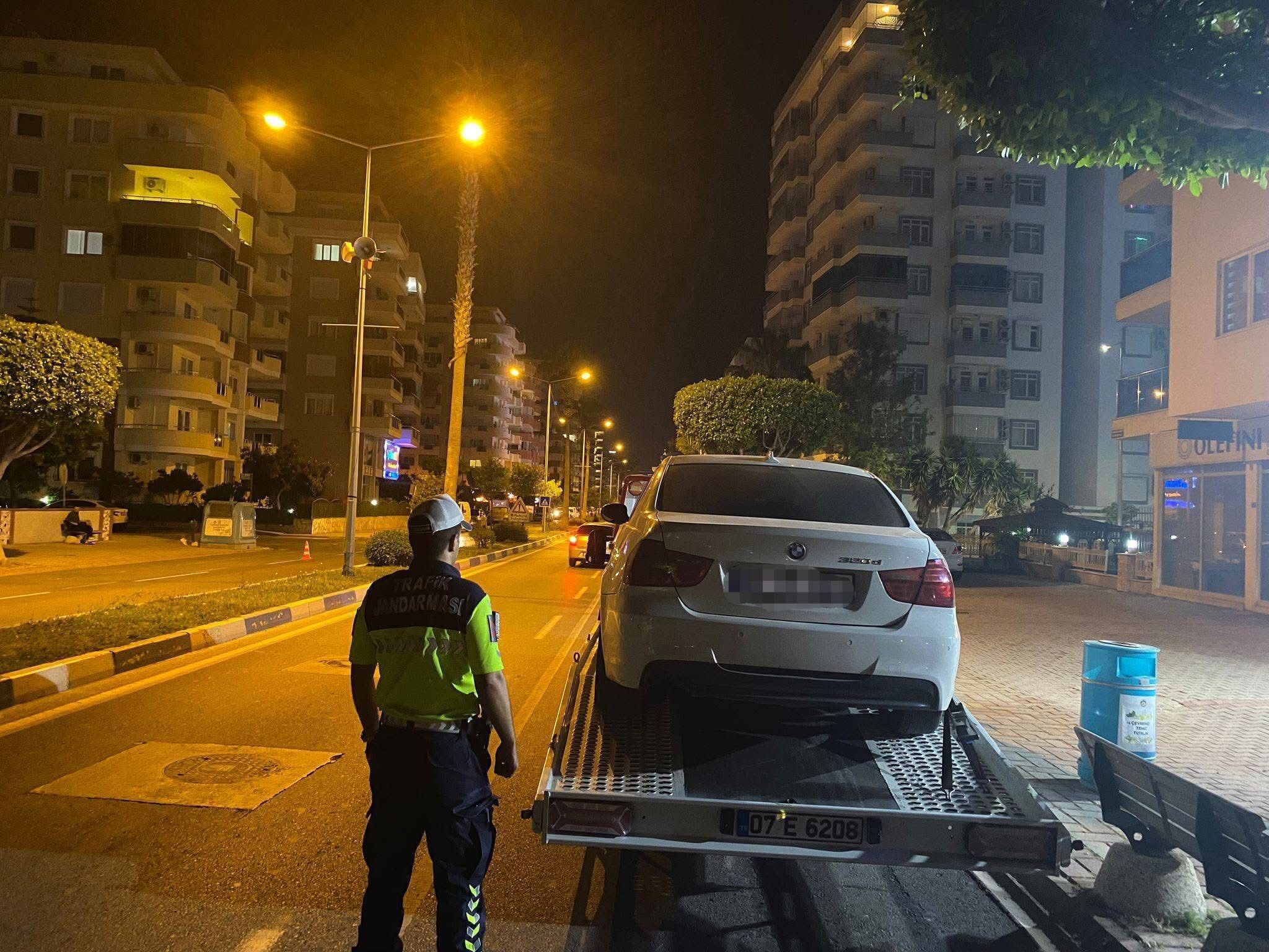 A W703698 04