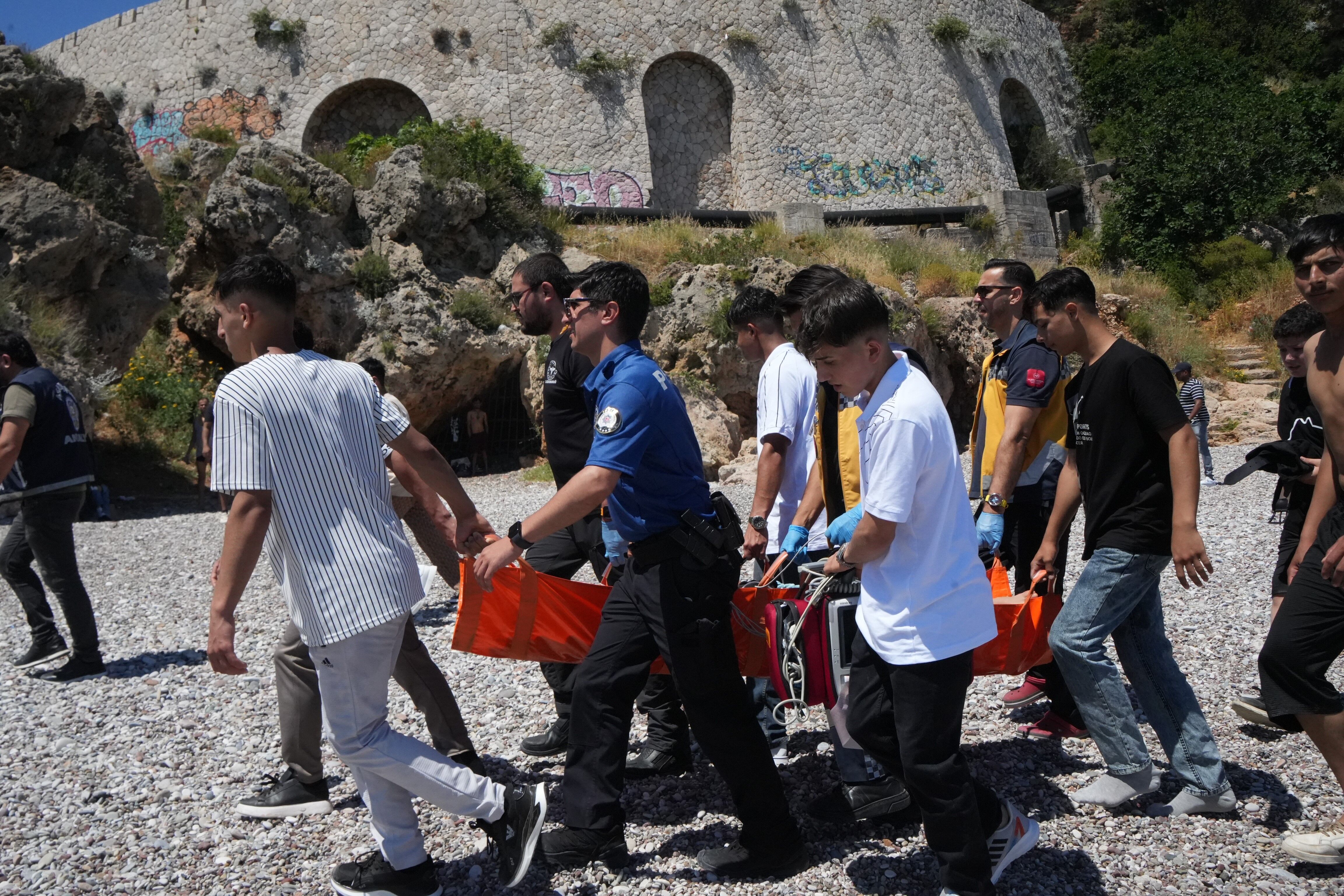 Antalya Varyant'ta bayram günü can pazarı!