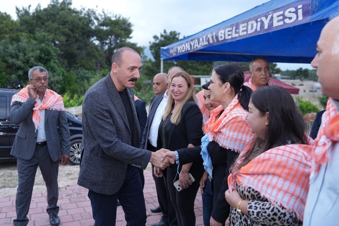 Başkan Kotan Haciseki̇li̇ler Şenli̇ği̇’nde Vatandaşlarla Buluştu (5)