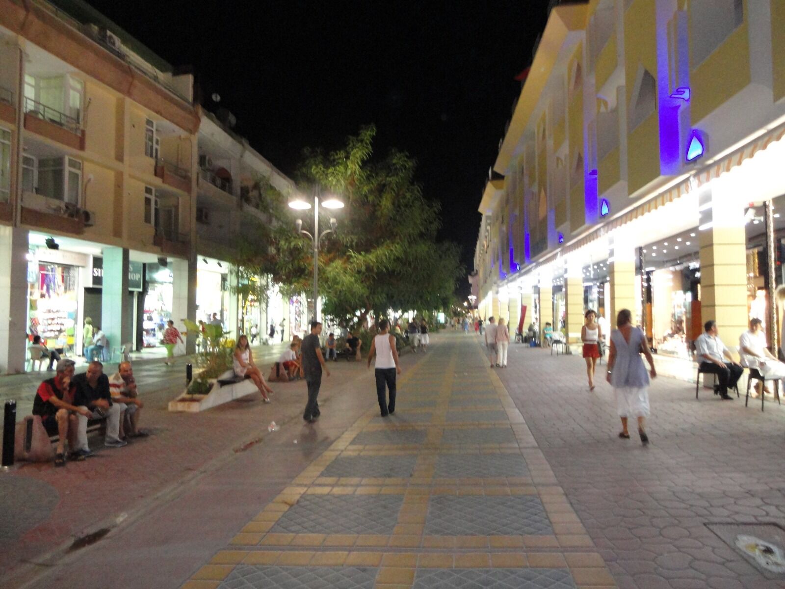 Kemer’in en ünlü caddesi