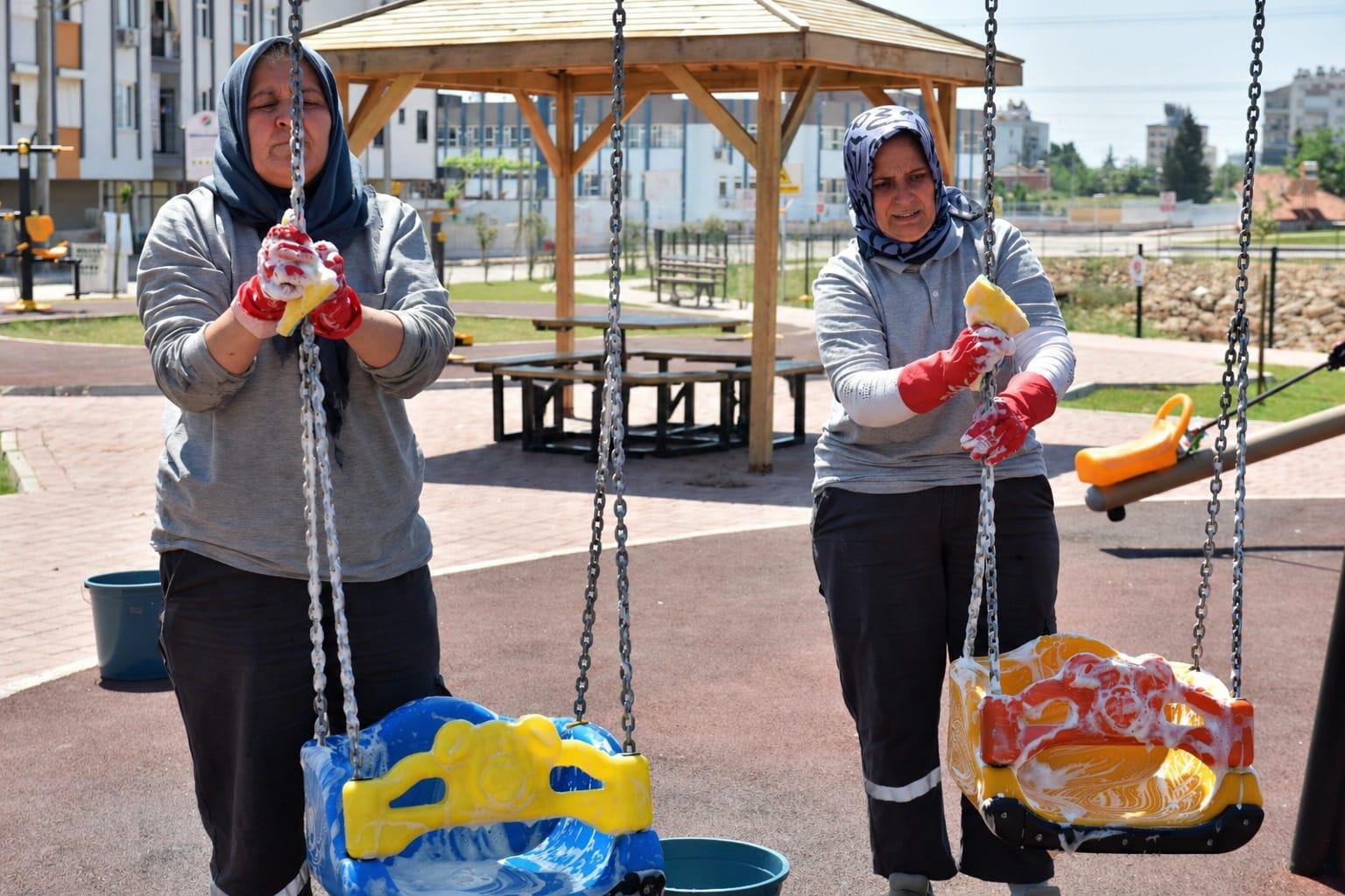 Kepezde Park Ve Oyun Alanlarinda Hijyen Seferberligi 2