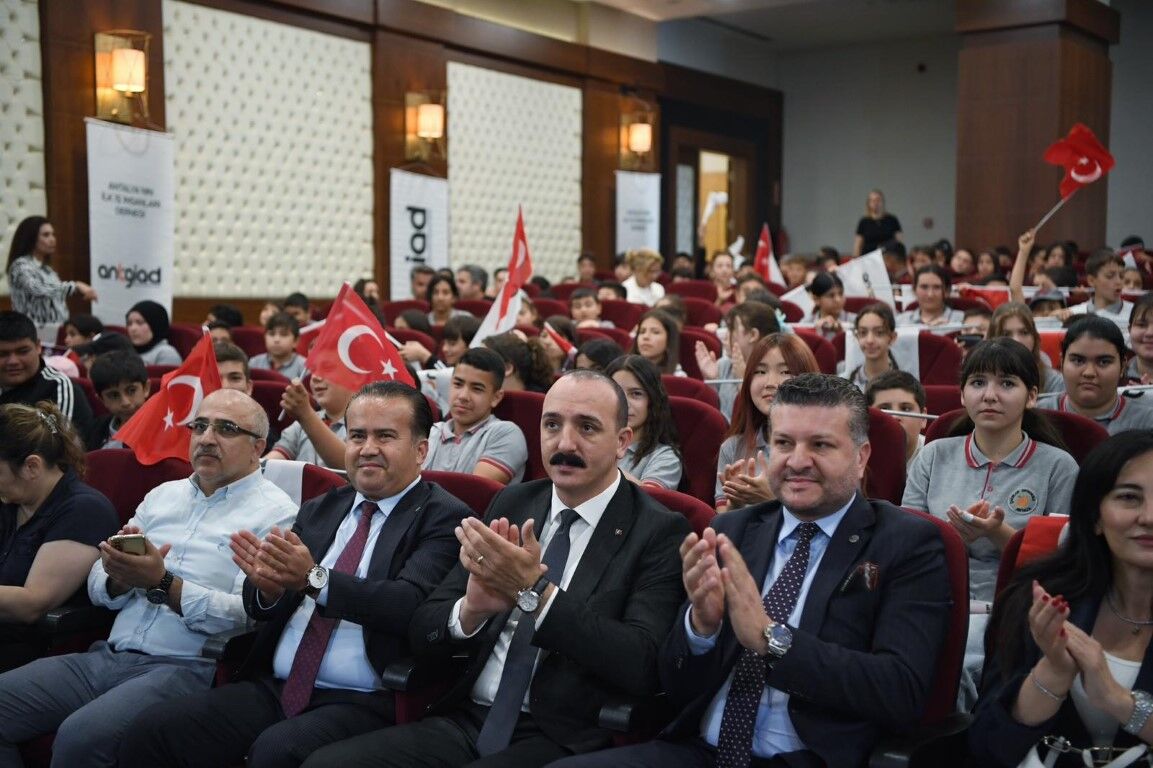 Konyaalti Beledi̇yesi̇ Antgi̇ad Bi̇lgi̇ Yarişmasina Ev Sahi̇pli̇ği̇ Yapti (1)