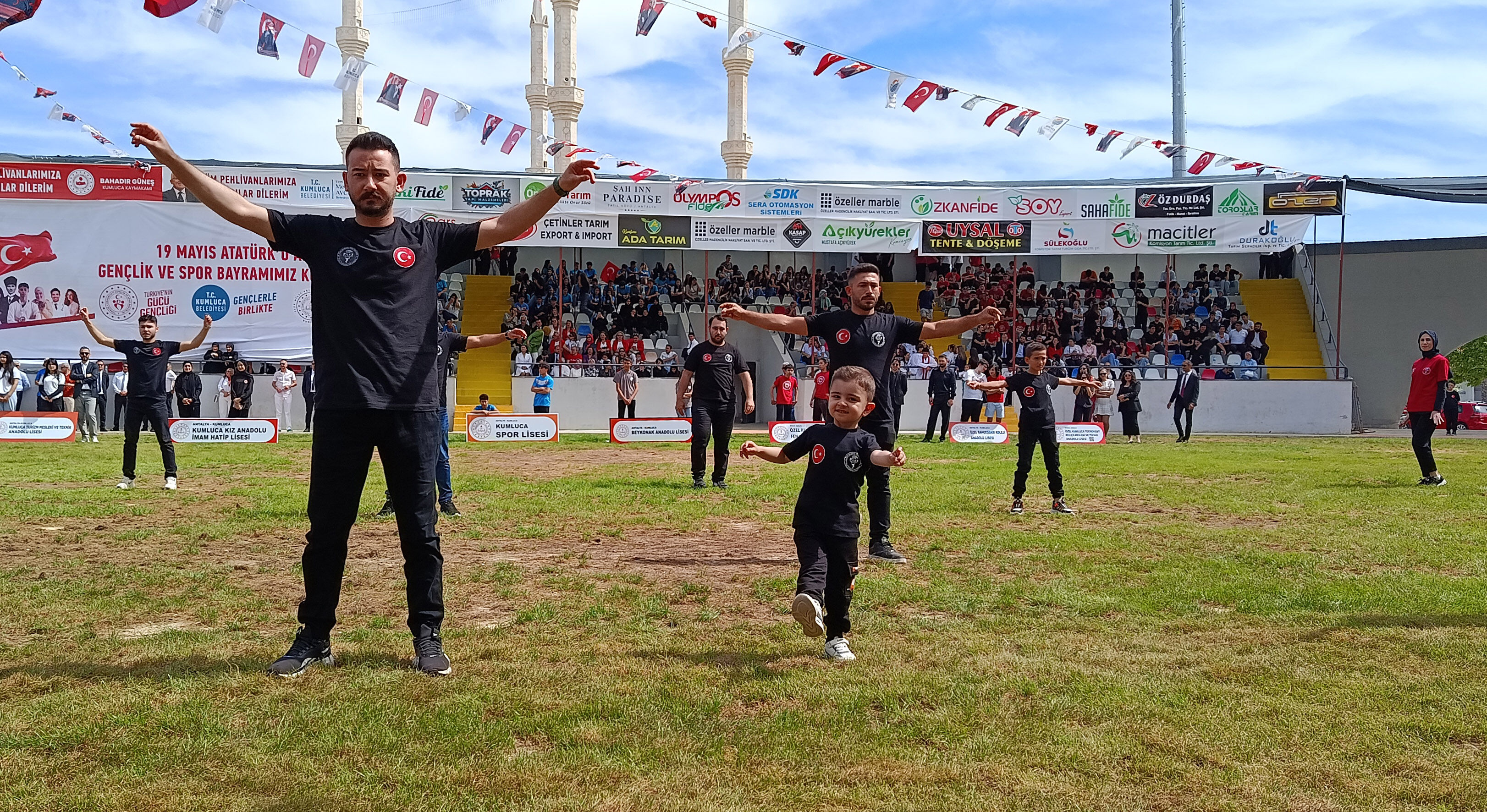 Kucuk Ardenalp 19 Mayis Kutlamalarinin 1320601 392351 Kopya