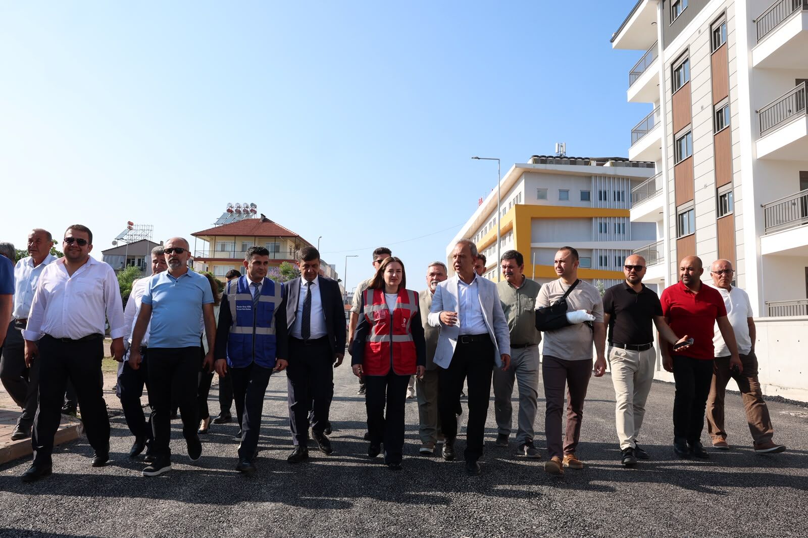 Döşemealtı Yeniköy’de Altyapısı Tamamlanan Yollar Asfaltlanıyor (4)