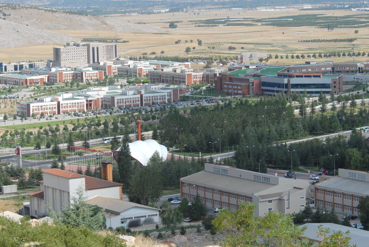 Süleyman Demirel Üniversitesi 3