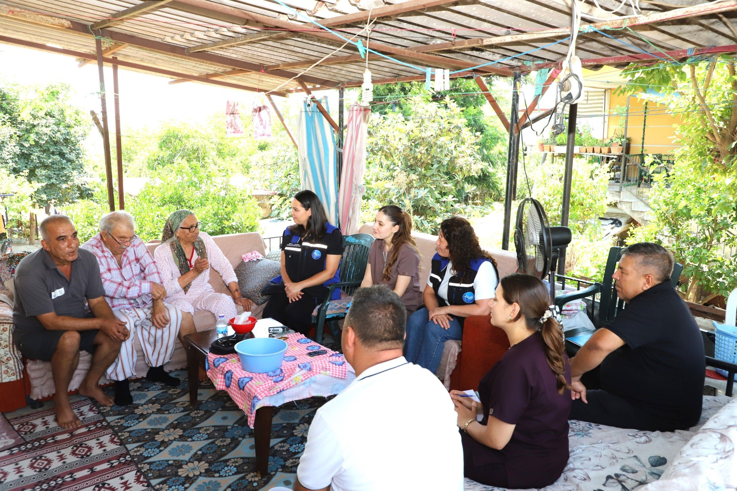 Aksu’da kapı kapı hizmet