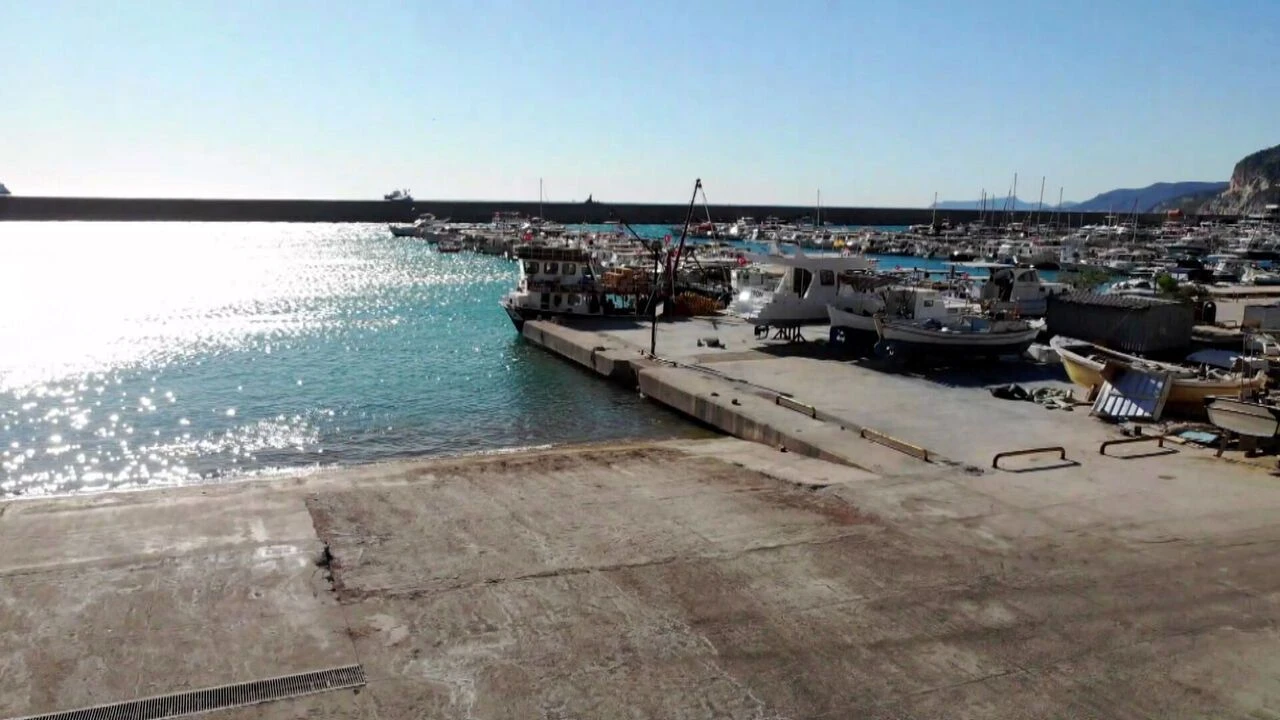 Antalya Balikçi Barinaği 2