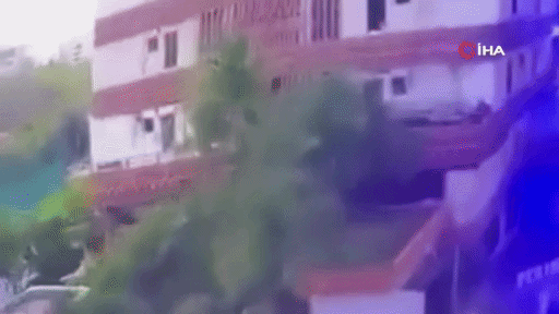 Bina saniyeler içinde çöktü