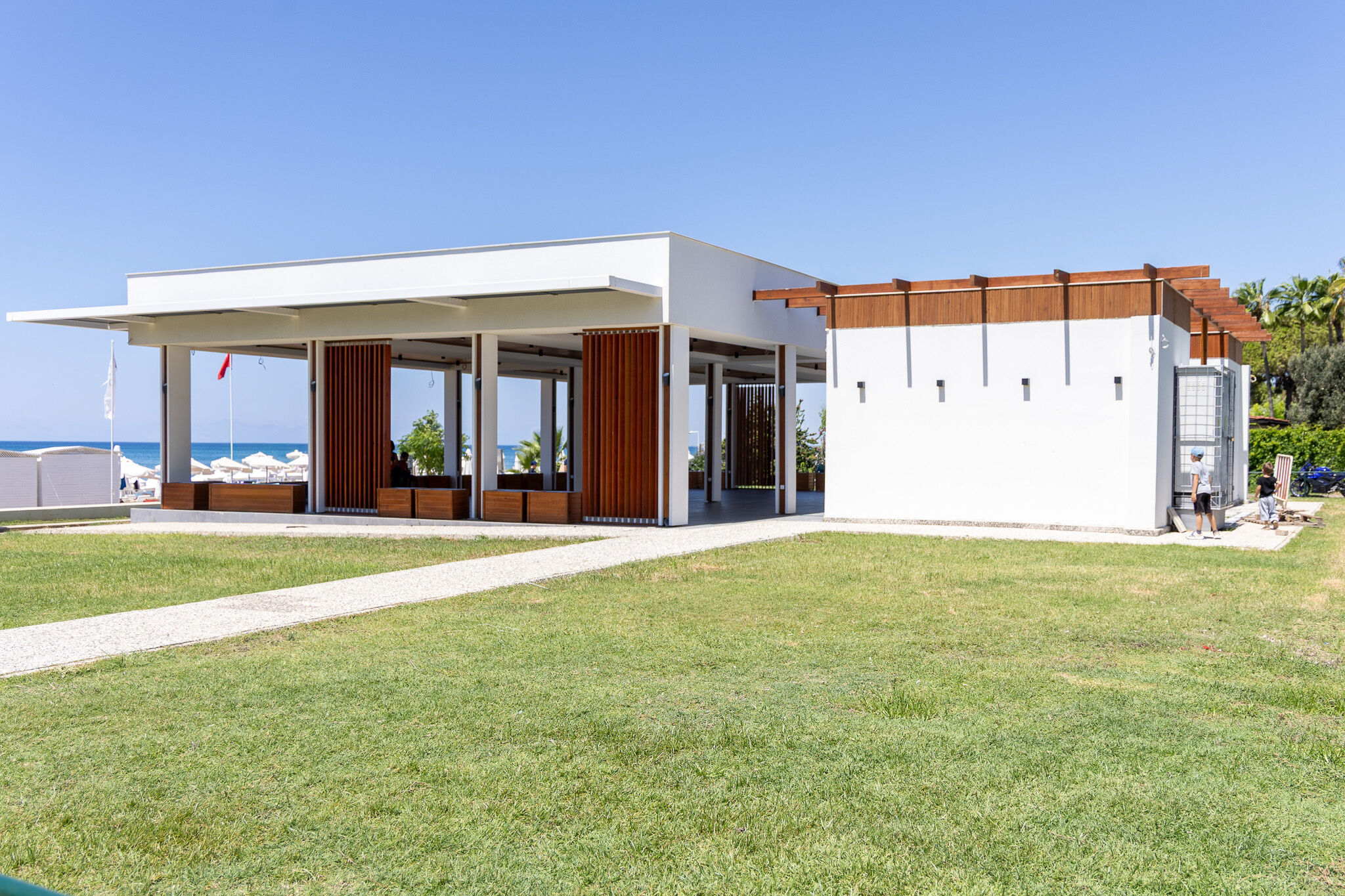 Side Beach Cafe'de çalışmalar devam ediyor