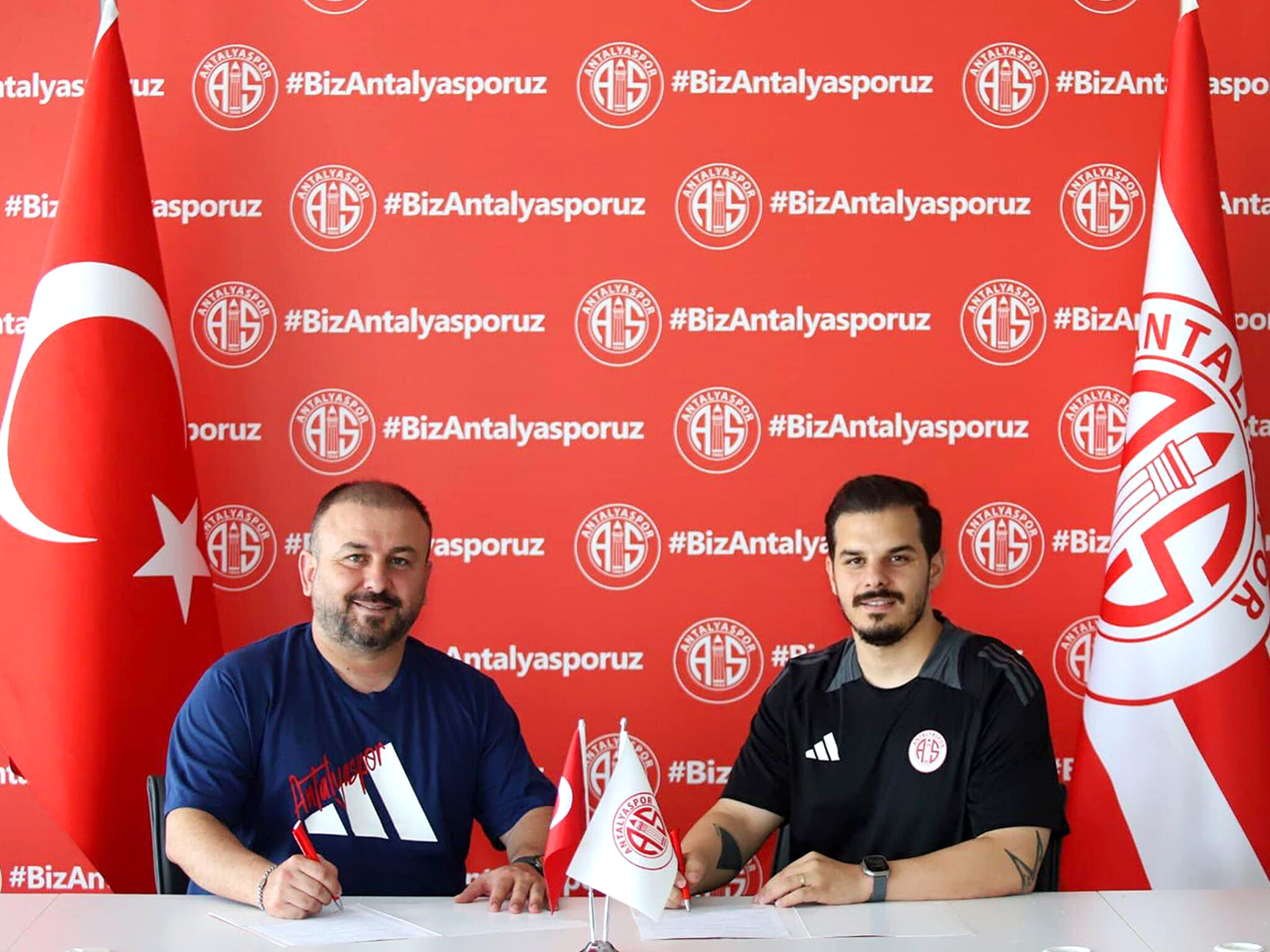 Antalyaspor Futbol Okulu Kepez İmza Ahmet Hakan Deniz & Yusuf Emre Ertugan 1