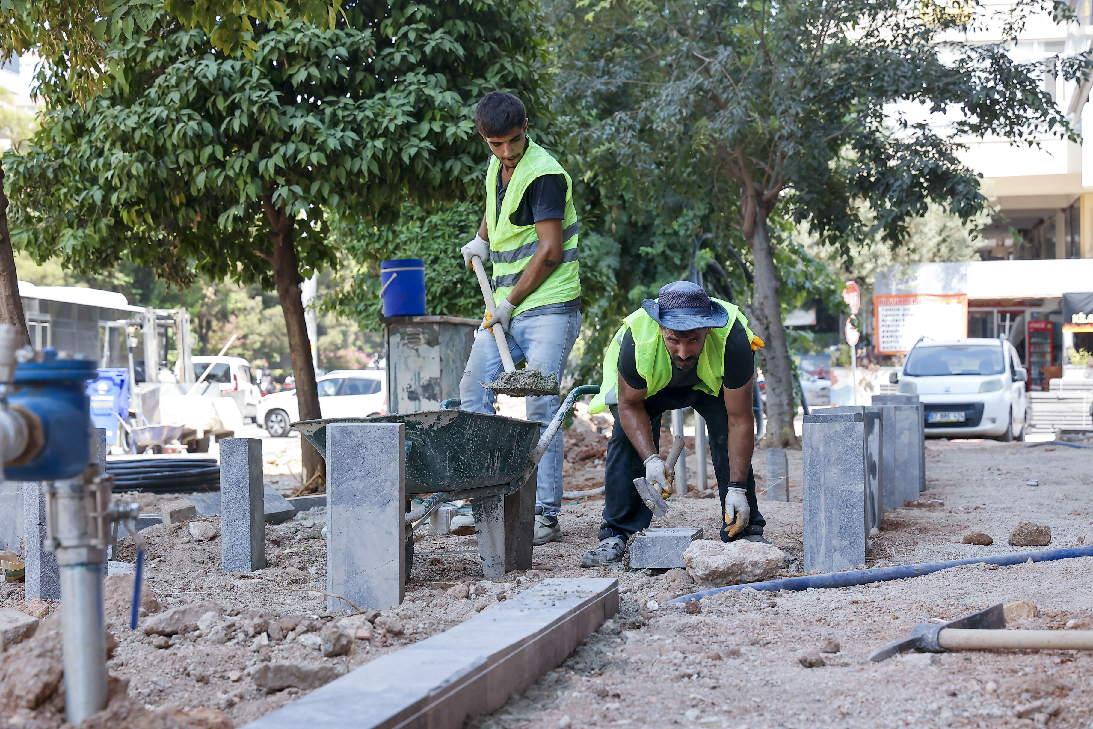 Büyükşehir Belediyesi’nin Yenileme Çalışmaları Sürüyor (3)