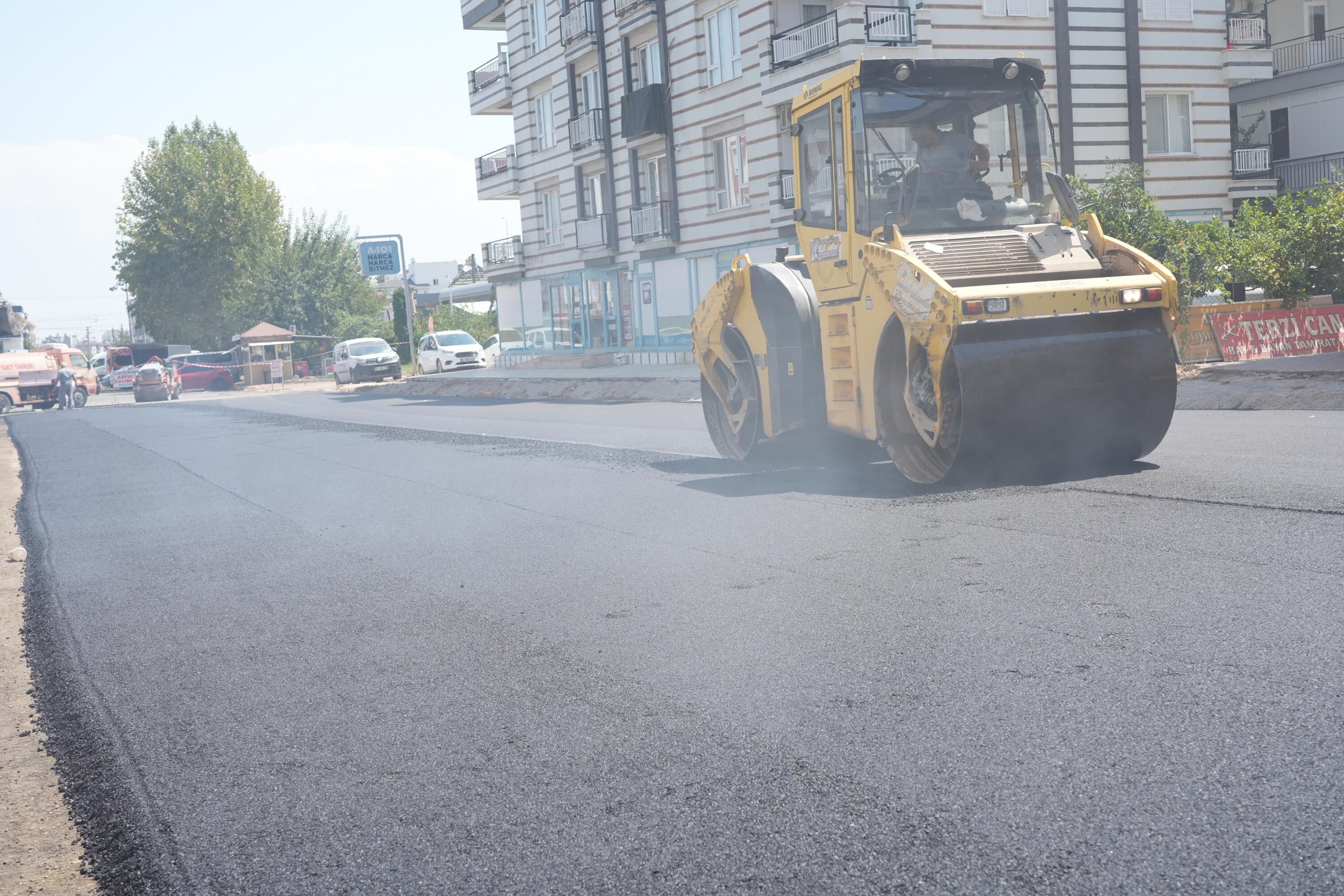 Kuzeyyakada 7 Sokakta Sicak Asfalt Calismasi 6