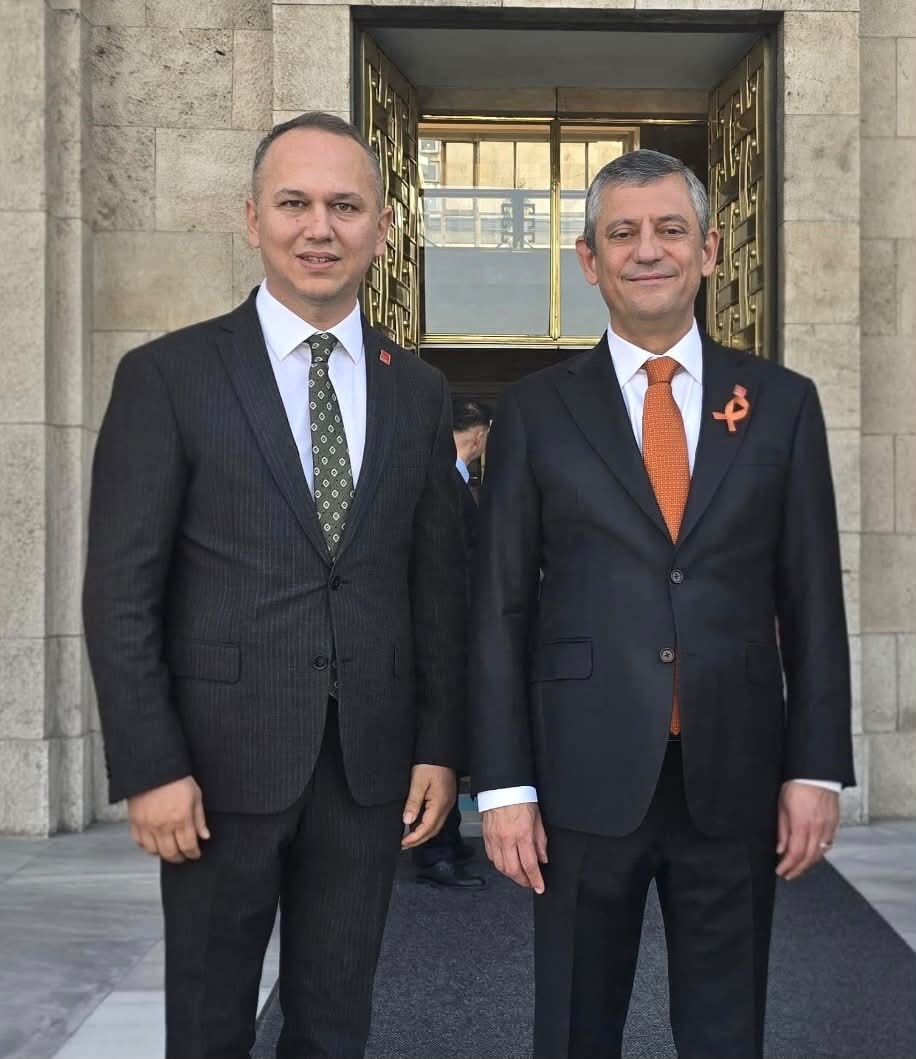 Önder Kurnaz Özgür Özel