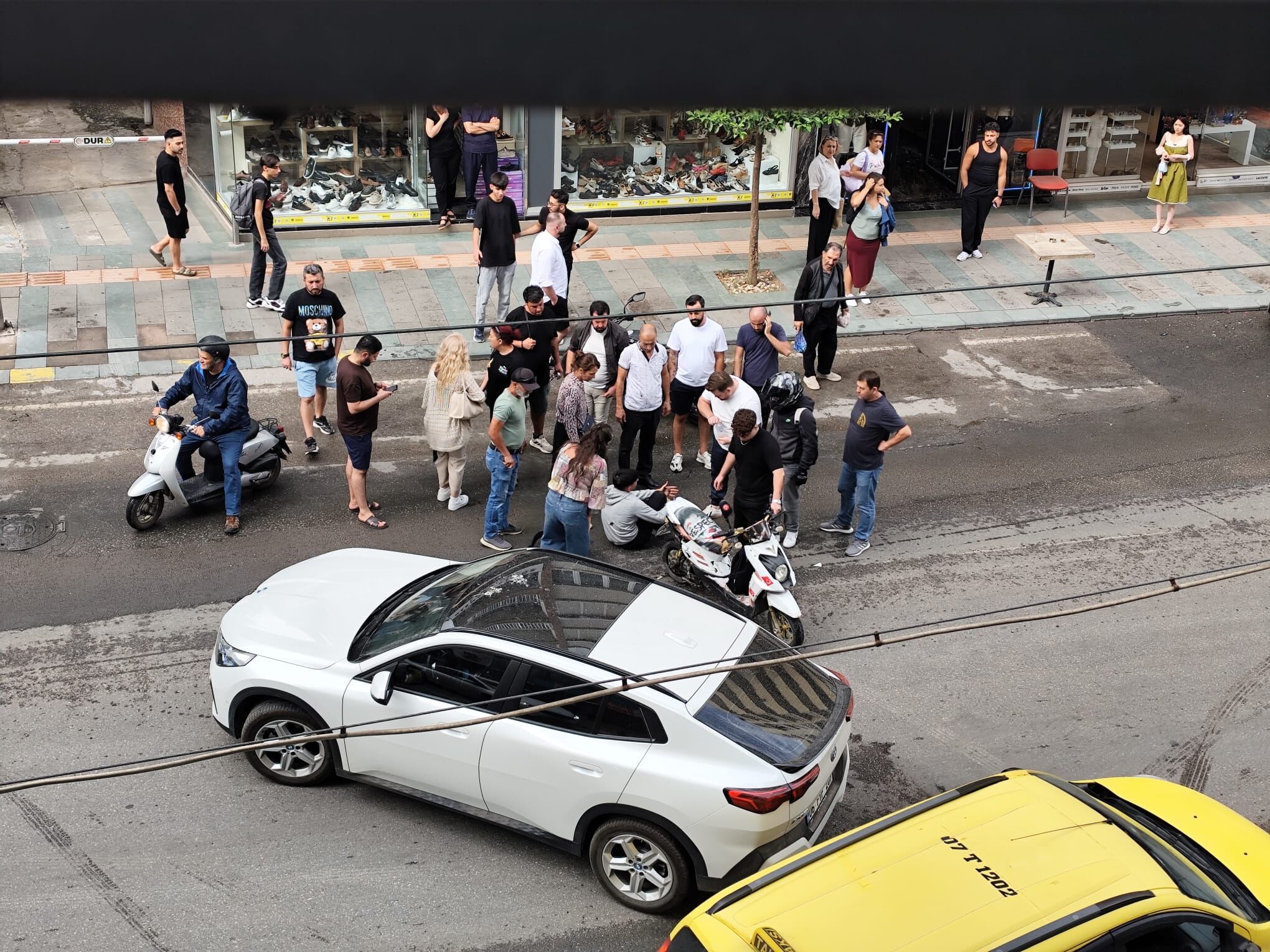 Motosiklet kazasında lise öğrencisi yaralandı