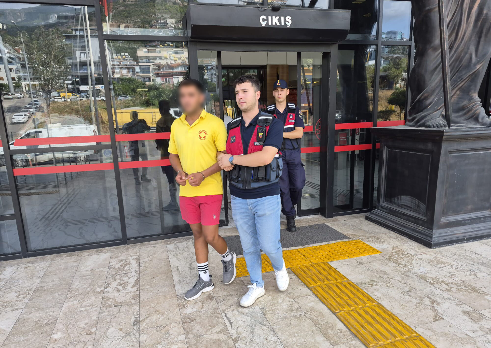 Alanya'da bıçaklı saldırganlar tutuklandı
