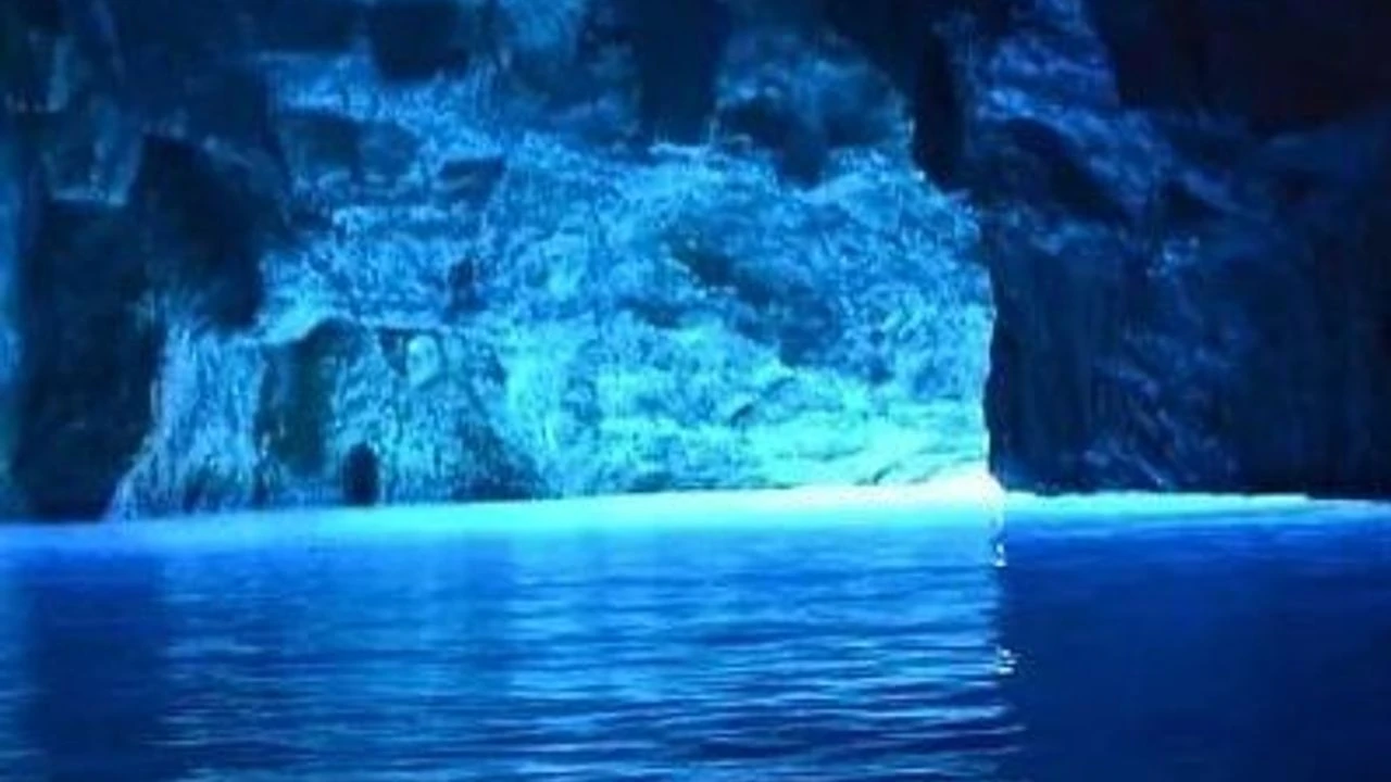 Mavi Mağara (2)