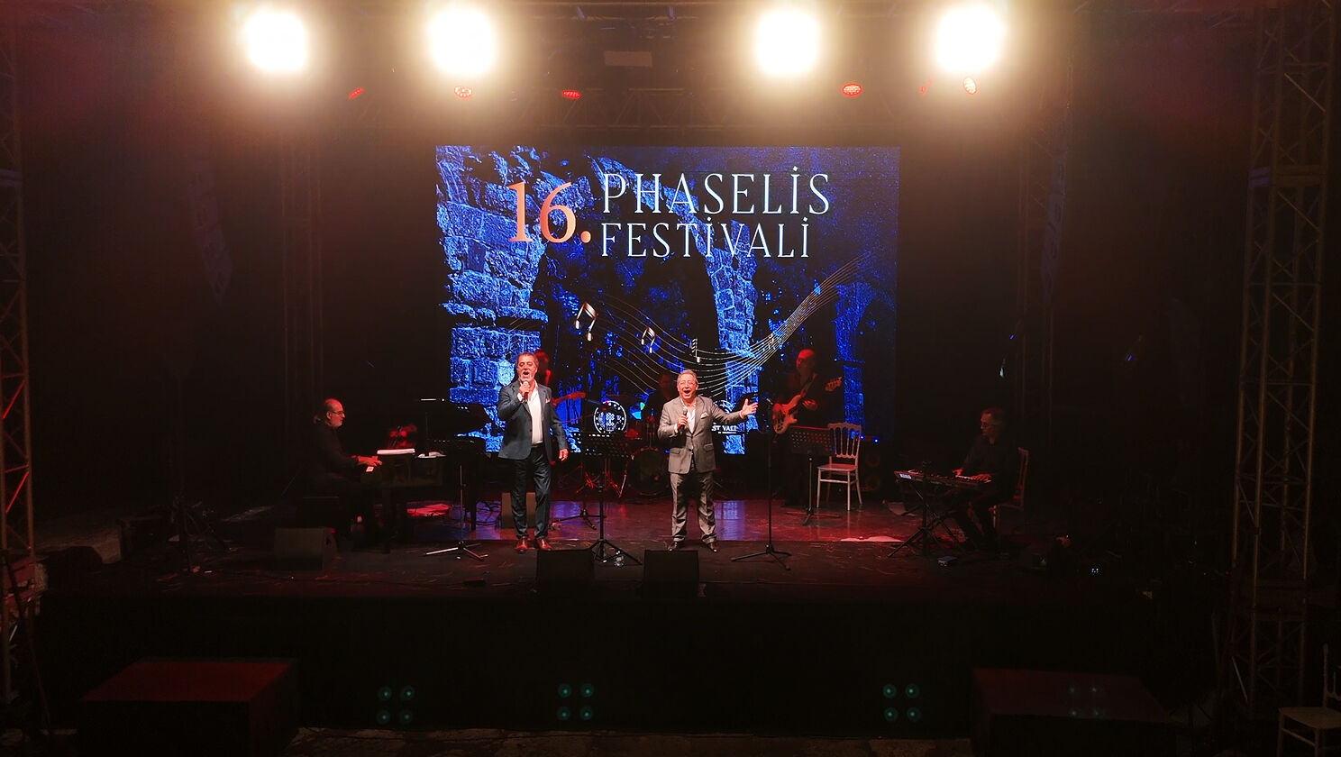 Kemer'de festivalde ikinci gün