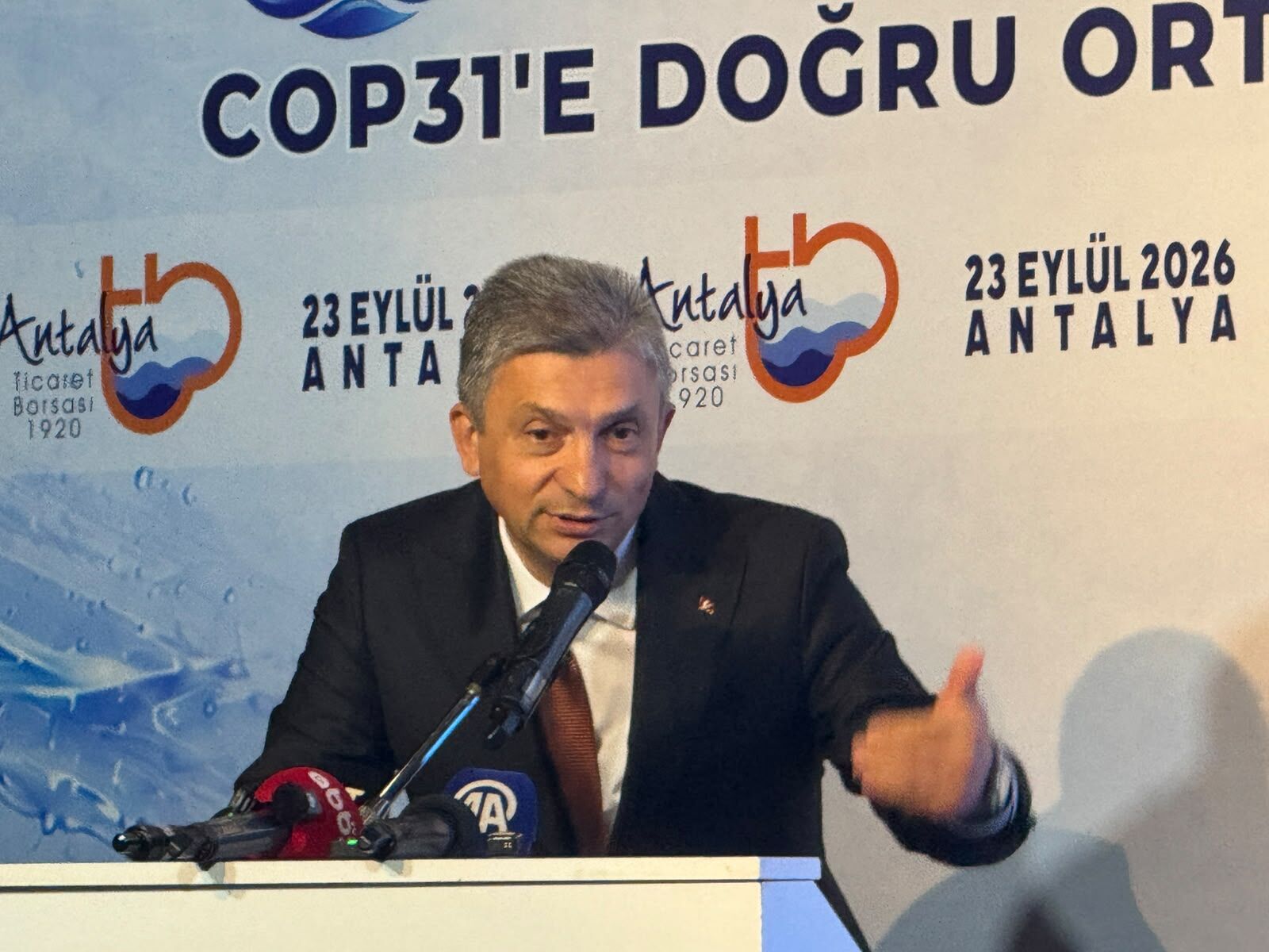 Vali Şahin: Seralarımızı değiştirmek zorundayız