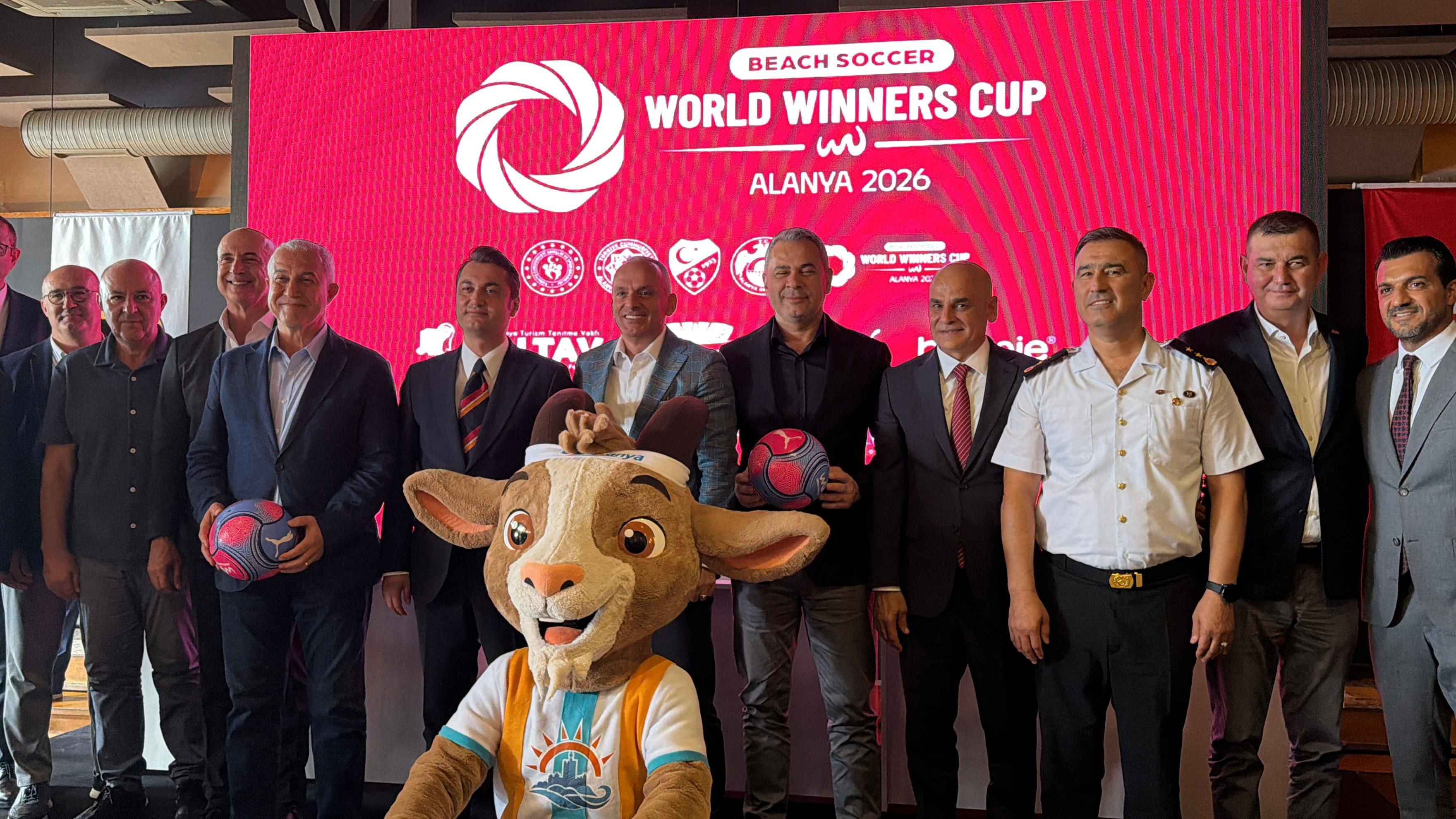 Alanya'da plaj futbolu heyecanı