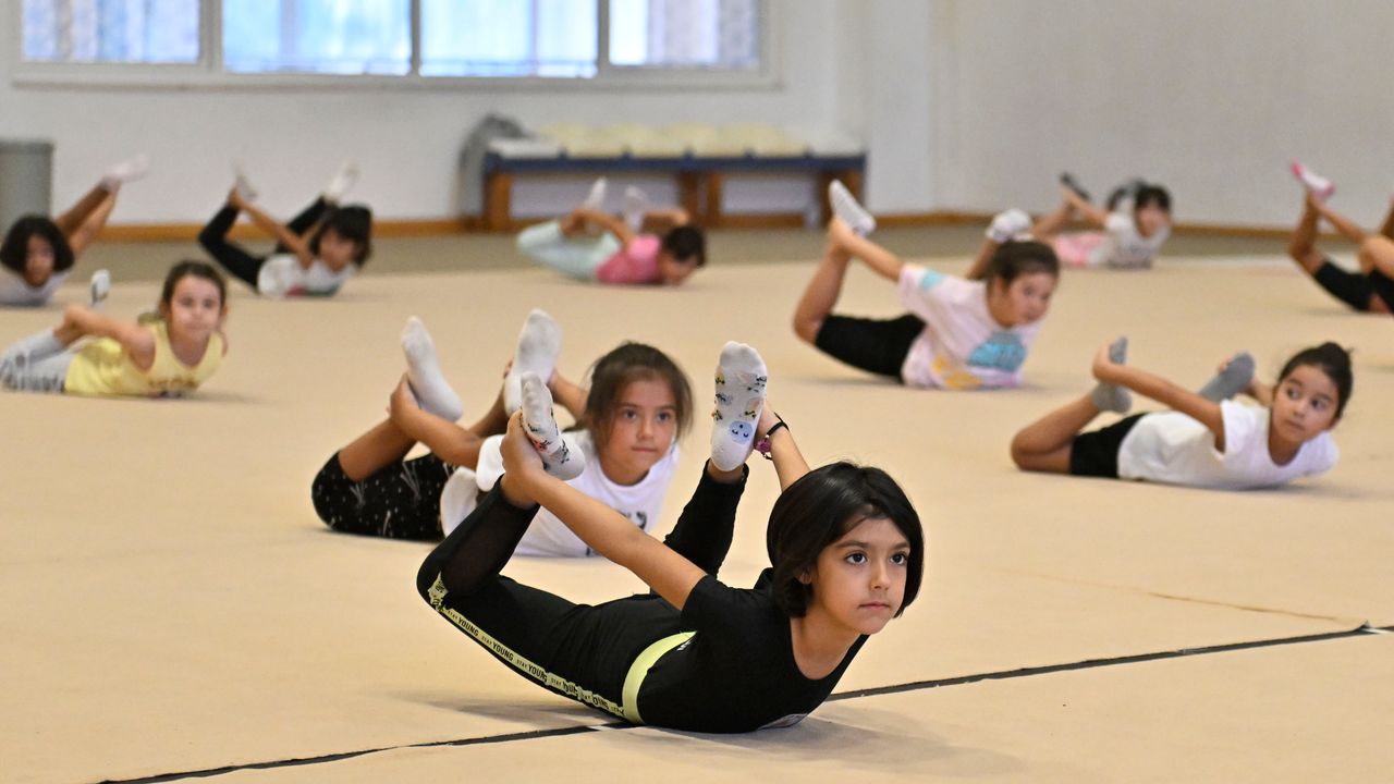 Muratpaşa'da cimnastik kurslarına yoğun ilgi